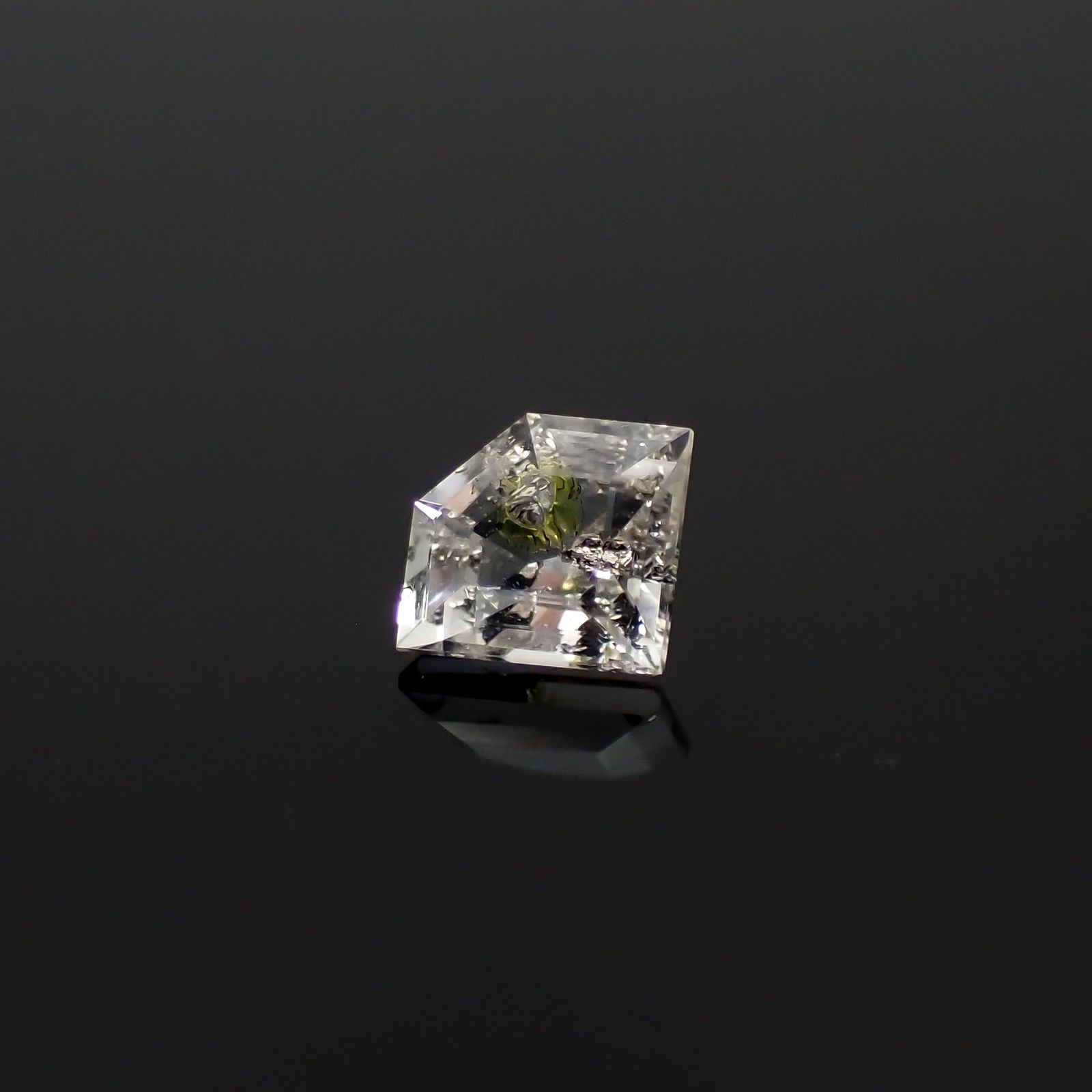 ◇カスタムペンタゴンカット◇オイルインクォーツ パキスタン産 0.43ct [231224727]5.1x6.4mm前後