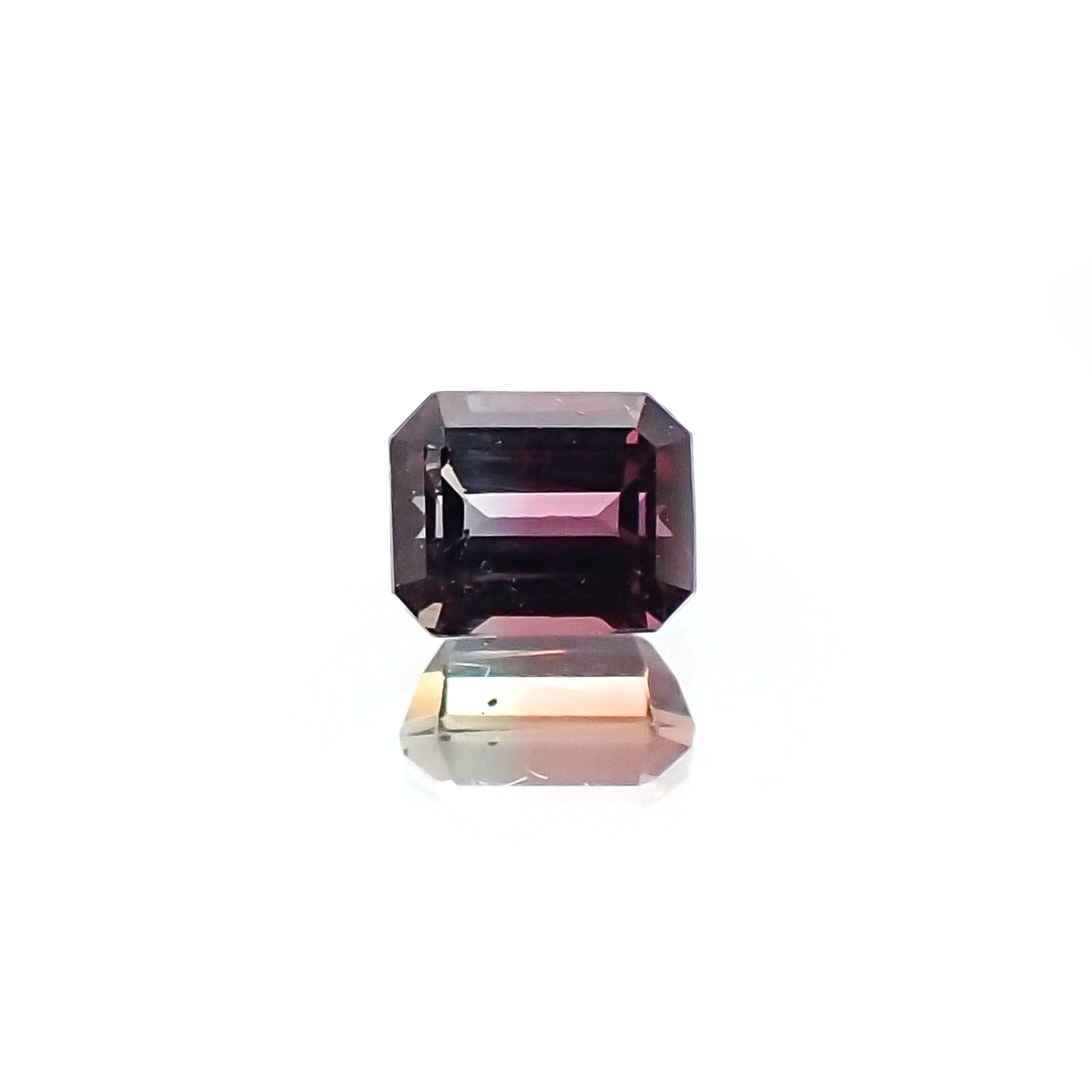 バイカラーサファイア(宝石名バイカラー・サファイア)タンザニア産 識別済 0.34ct / 3.8x3mm前後 [230622379]