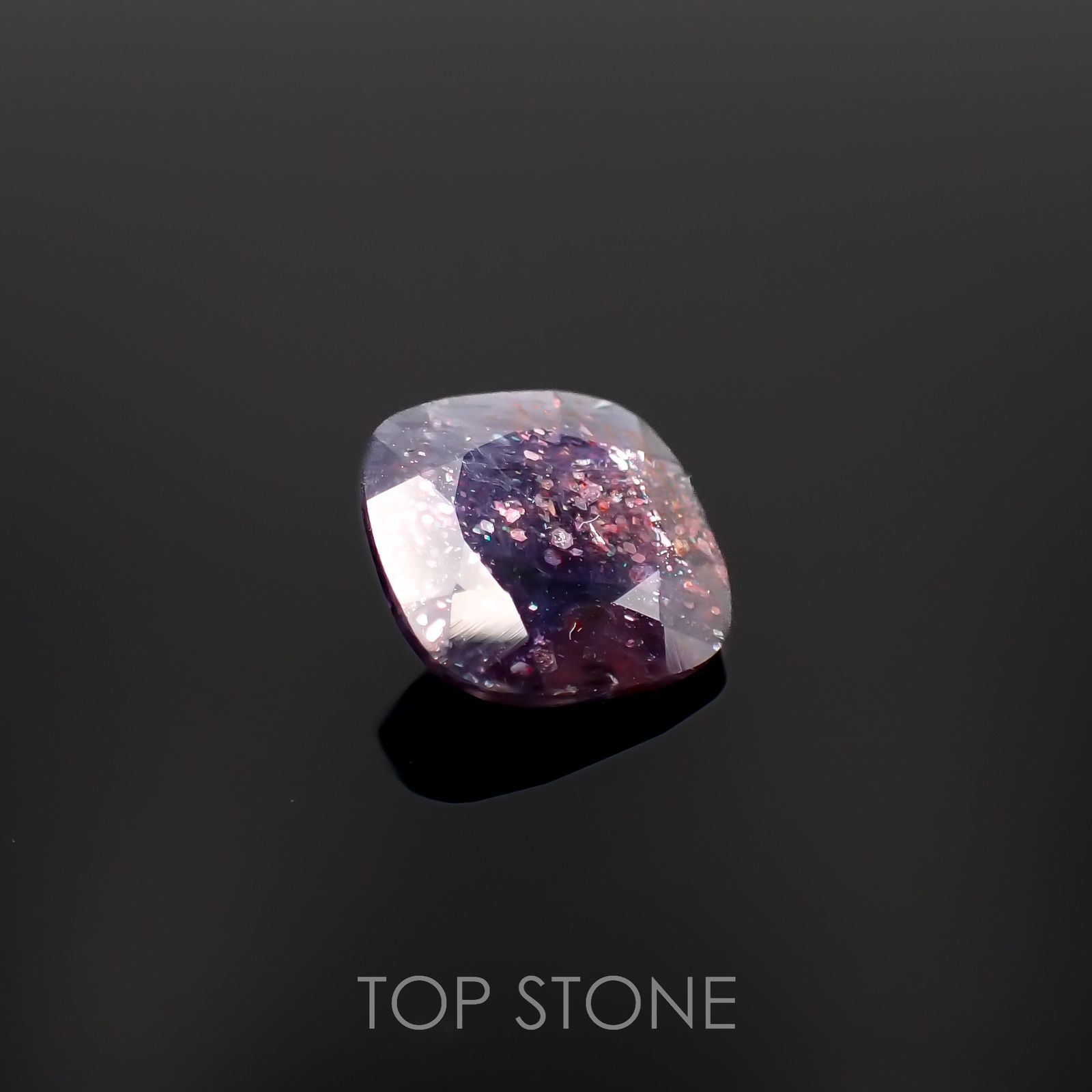 ブラッドショットアイオライト インド産 2.54ct[221219648]10.1x10.1mm前後