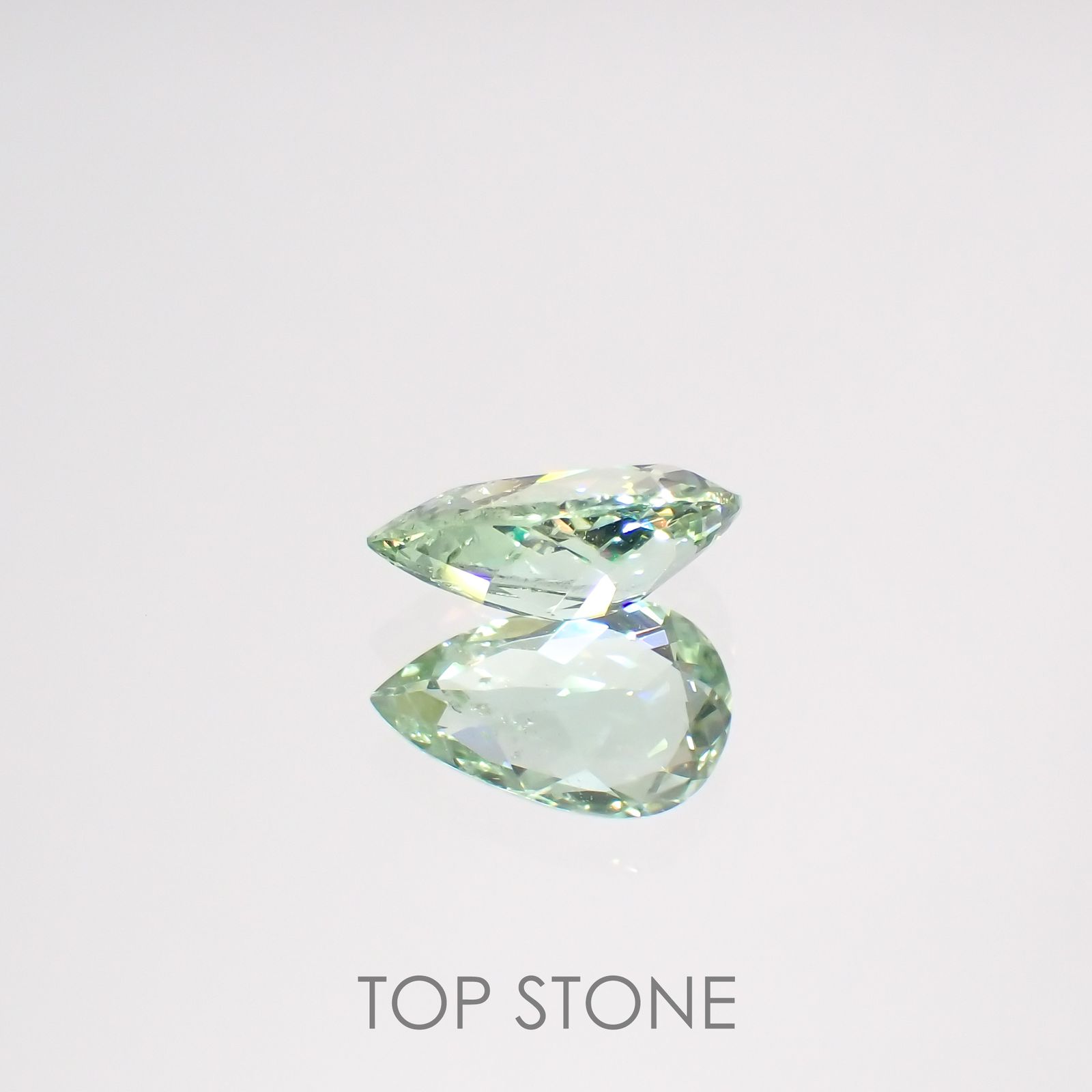 バナジウムコーネルピン(宝石名コーネルピン)タンザニア・タンガ州産 0.86ct 識別済[220115620]8.3x4.9mm前後