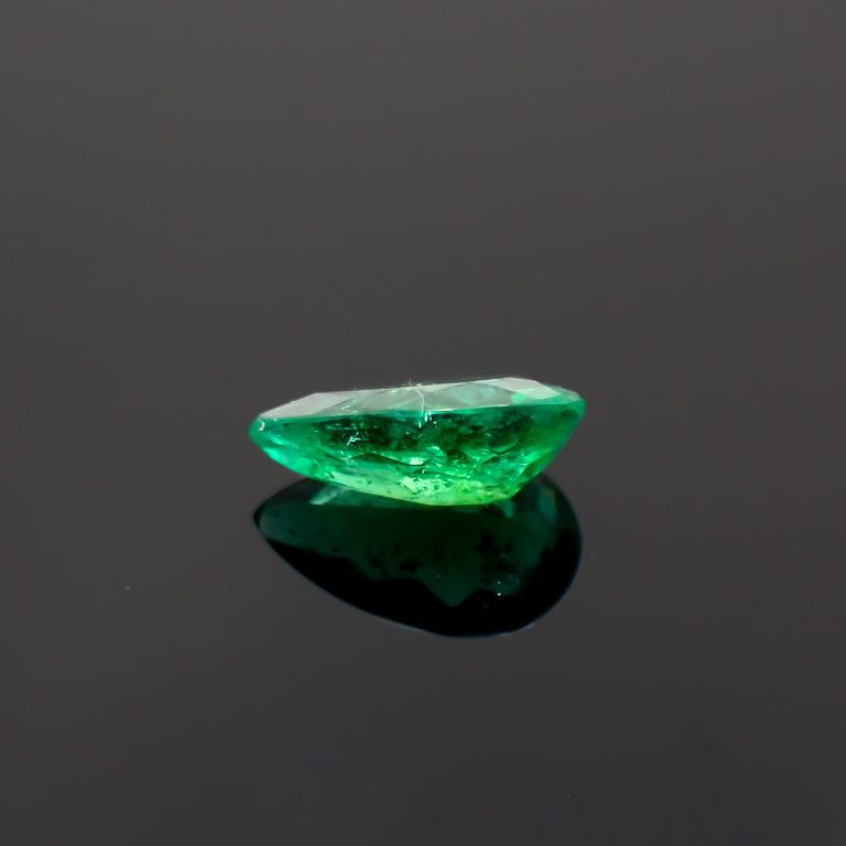 パライバトルマリン(宝石名トルマリン/別名パライバ・トルマリン)ブラジル・パライバ州バターリャ鉱山産 0.39ct 識別済[221018812]6.5x4mm前後