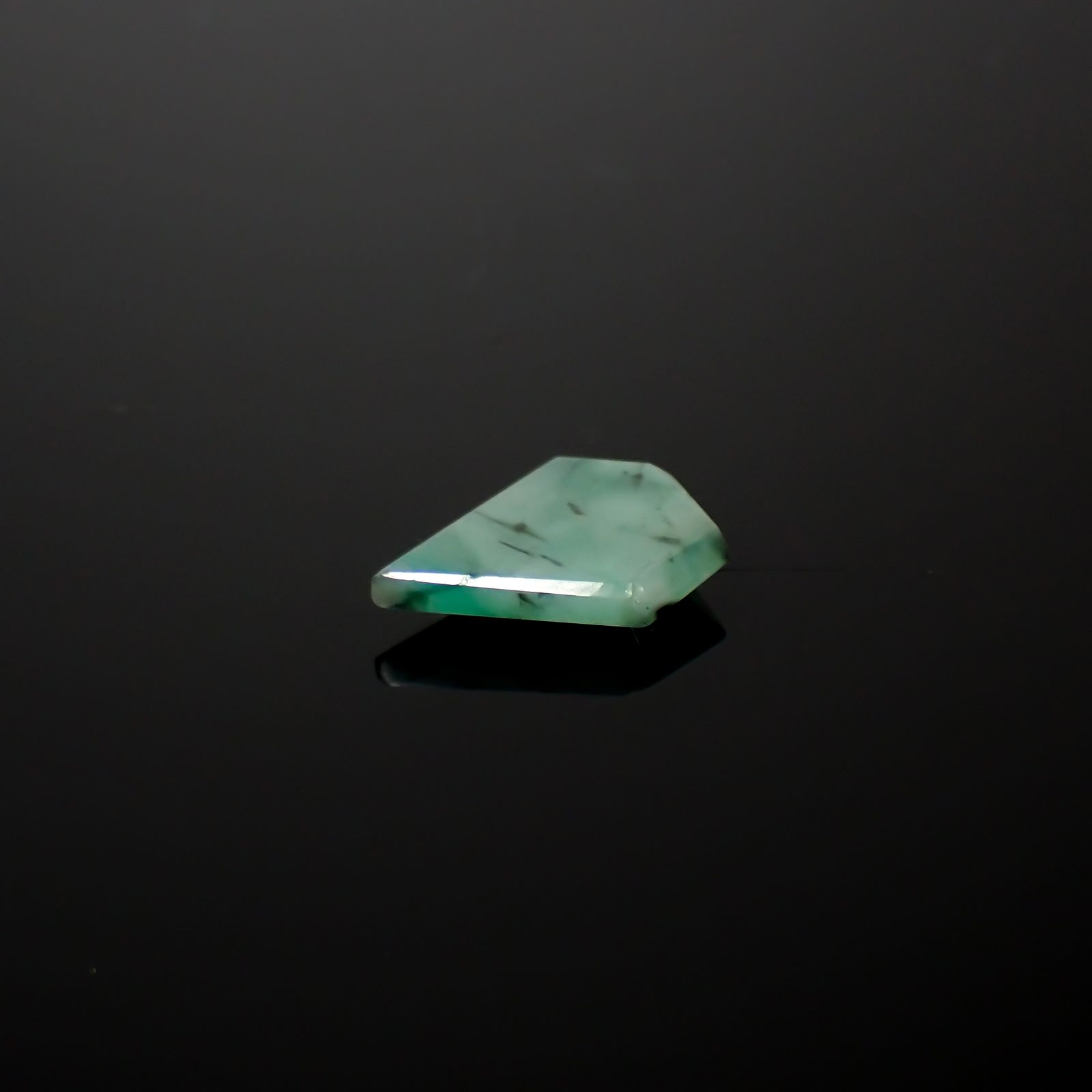 ◇カスタムカット◇エメラルド ブラジル産 2.89ct[240326486]14.2x10.9mm前後