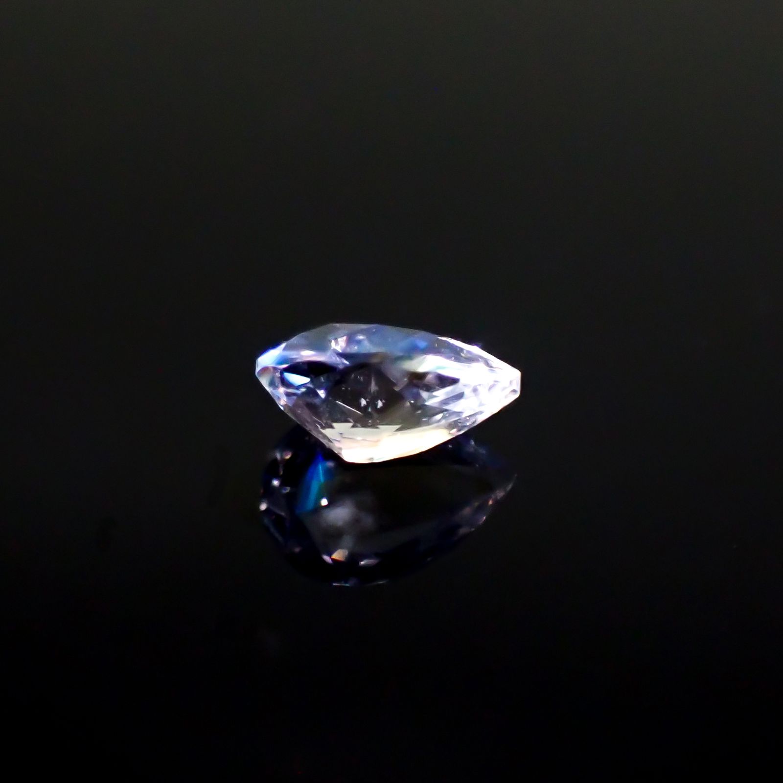 レインボームーンストーン ザンビア産 0.31ct[240828618]5.5x4mm前後