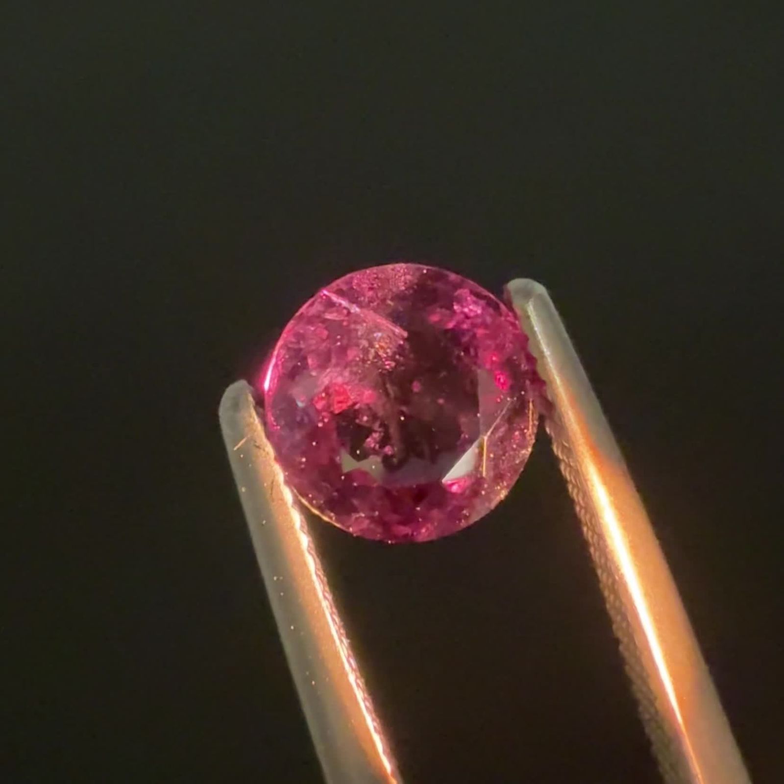 アレキサンドライト(宝石名アレキサンドライト)ロシア産 GIA鑑付 0.94