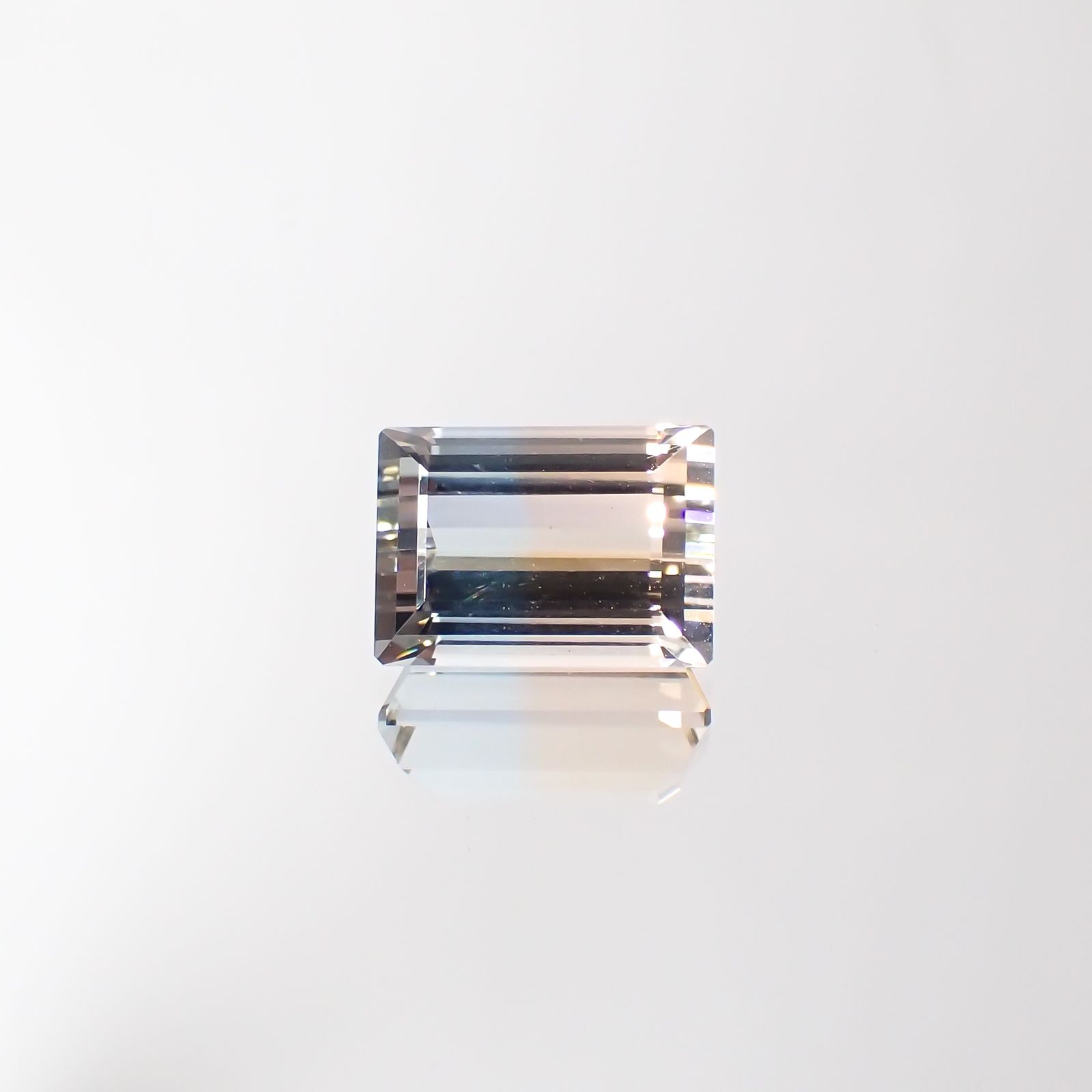 バイカラートパーズ ウクライナ産 4.41ct[231224893]9.7x7mm前後