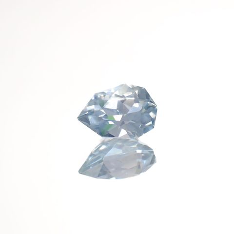 ◇カスタムカット◇アイスブルーサファイア(宝石名サファイア)スリランカ/マダガスカル産 0.91ct 識別済[220918077]7x4.8mm前後