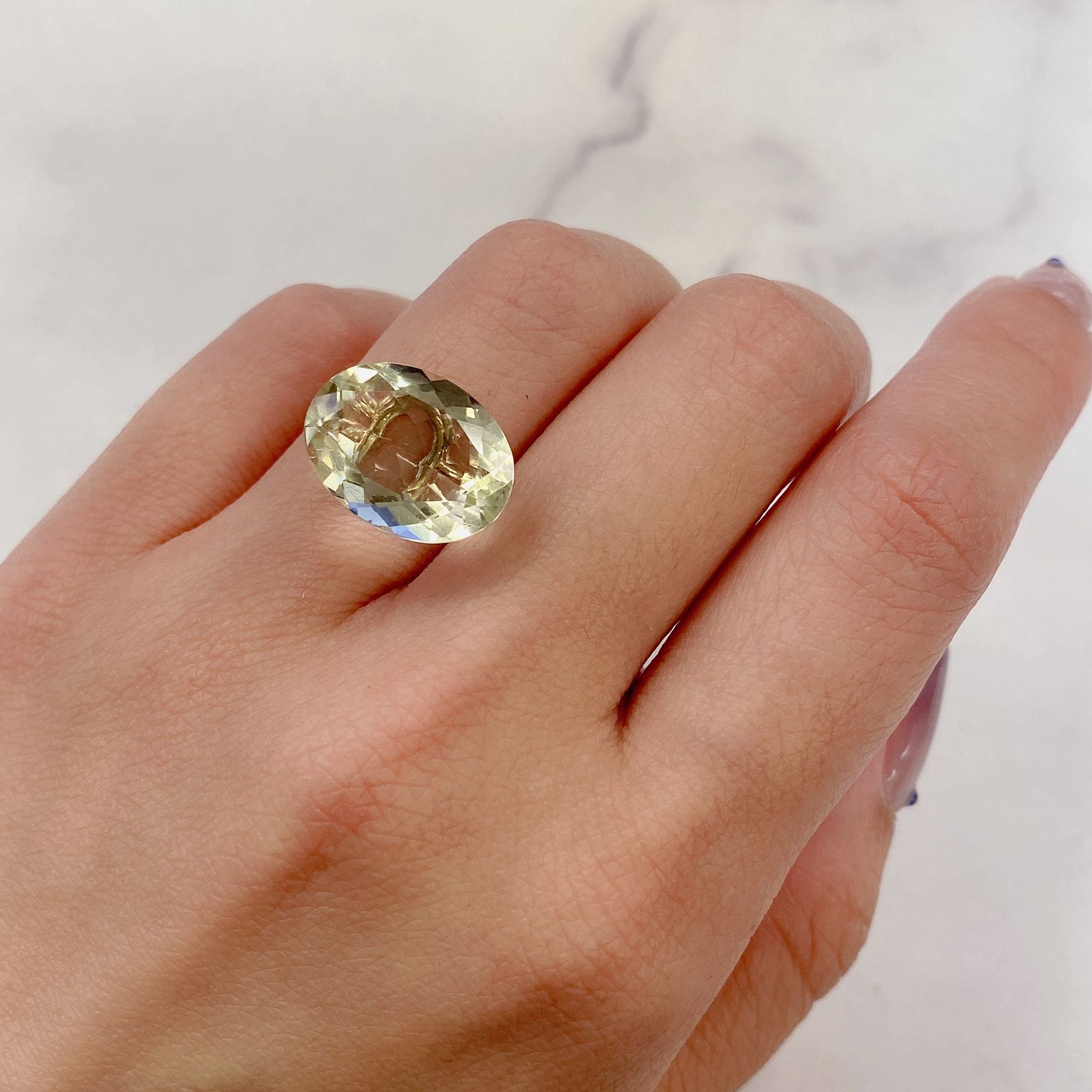 リビアングラス(宝石名インパクトガラス(衝撃溶融ガラス))発見地：エジプト・リビア砂漠 6.74ct 識別済[211213797]16x12.1mm前後