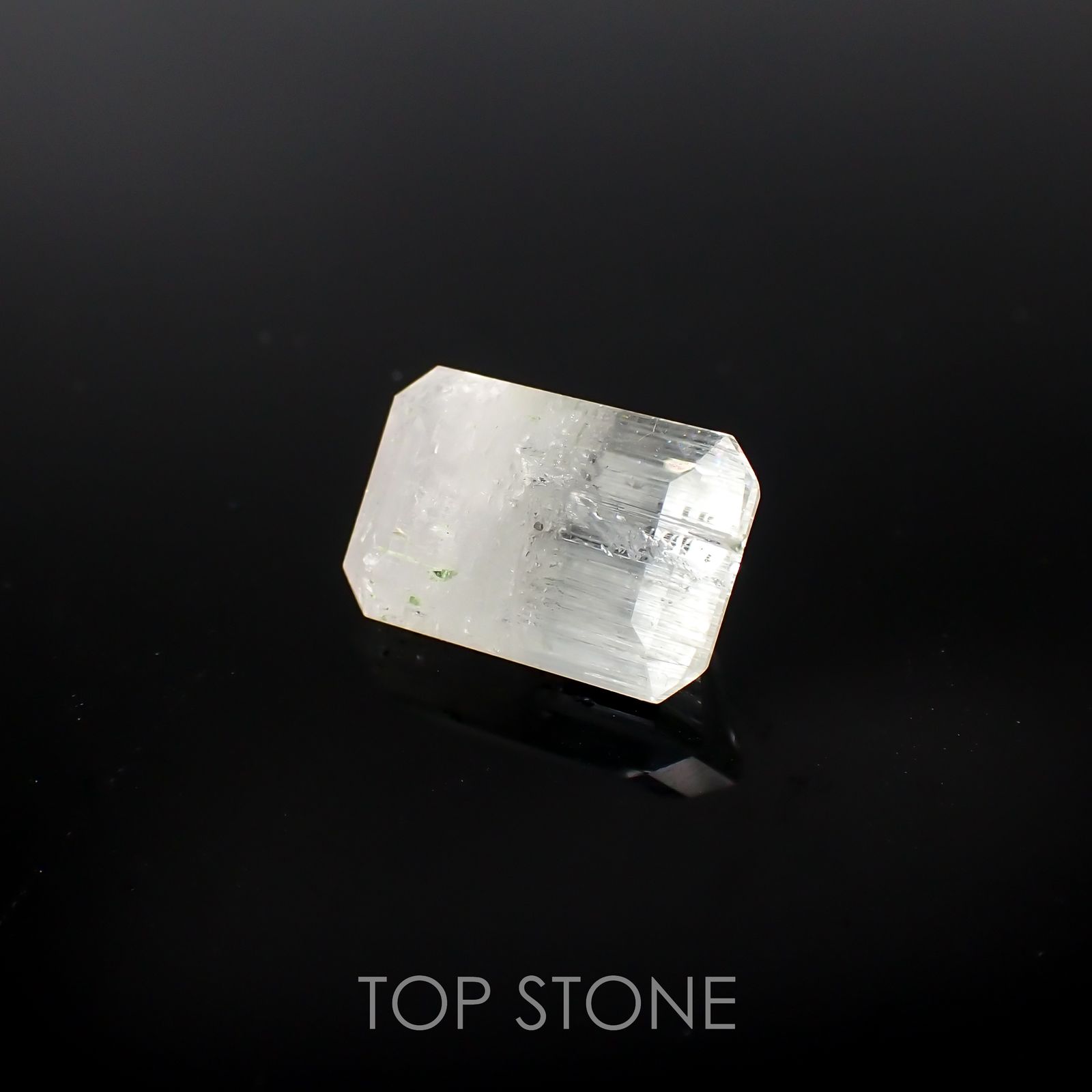 バイカラーベリル(宝石名バイカラー・ベリル)アフガニスタン産 7.15ct 識別済[220717123]14.2x9.4mm前後