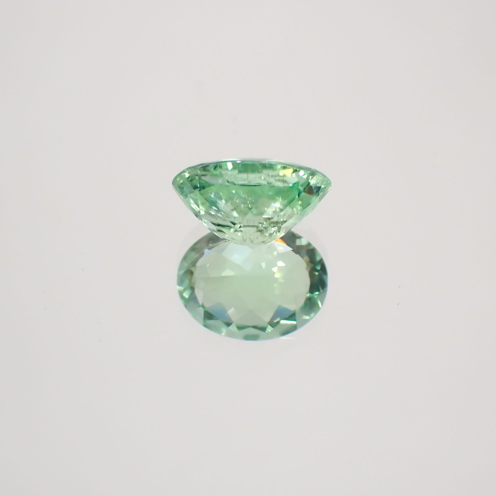 ミントカラー パライバトルマリン(宝石名トルマリン/別名パライバ・トルマリン) モザンビーク産 1.129ct ソ付(宝貴協)[210510644]7.8×6.0mm前後