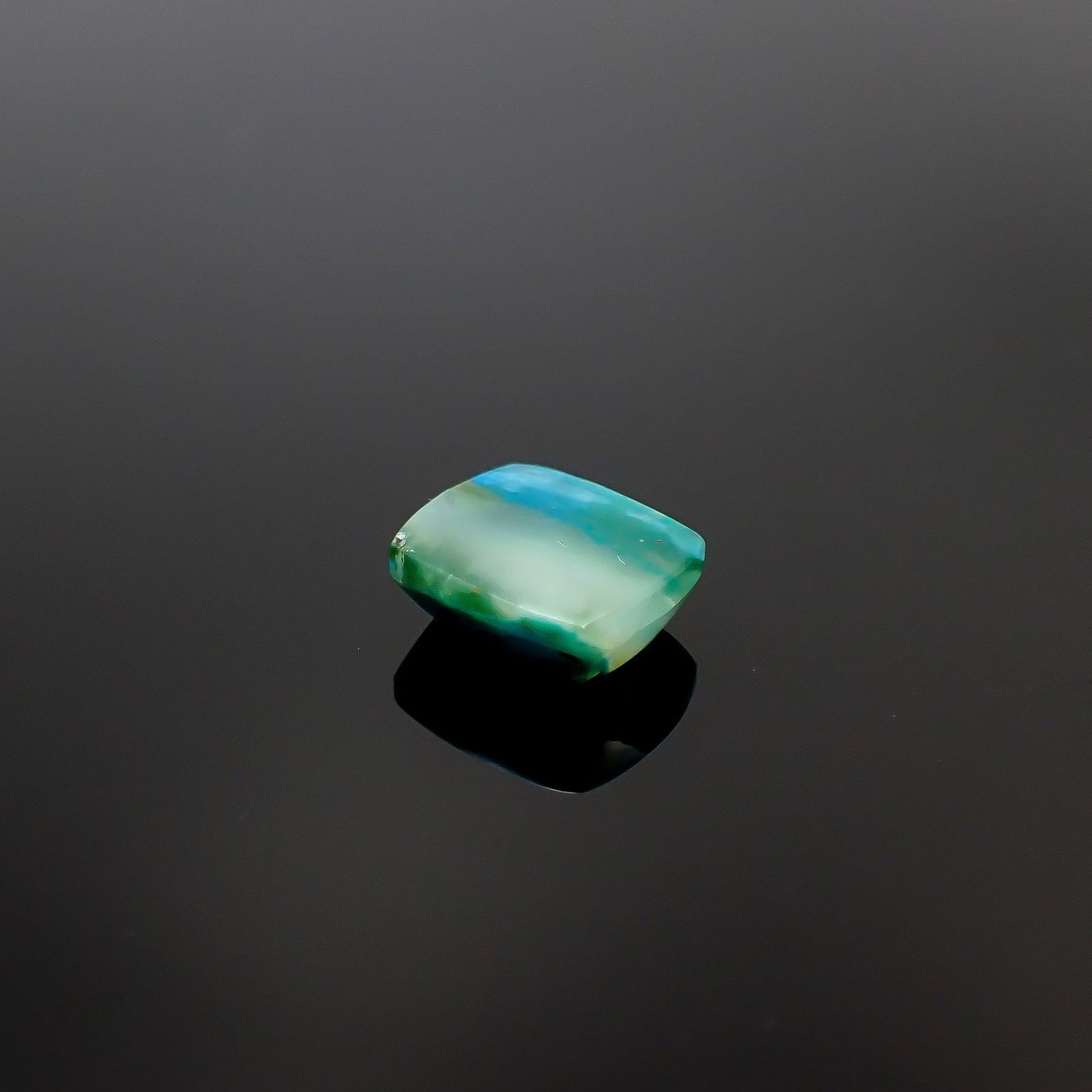 ブルーオパール ペルー産 3.12ct [250730724]9.8x8.6mm前後