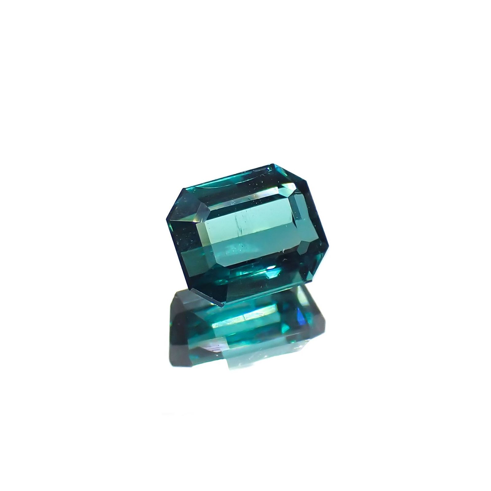 ブルートルマリン(宝石名トルマリン)アフガニスタン産 識別済 0.79ct / 5.5x4.5mm前後 [221219474]