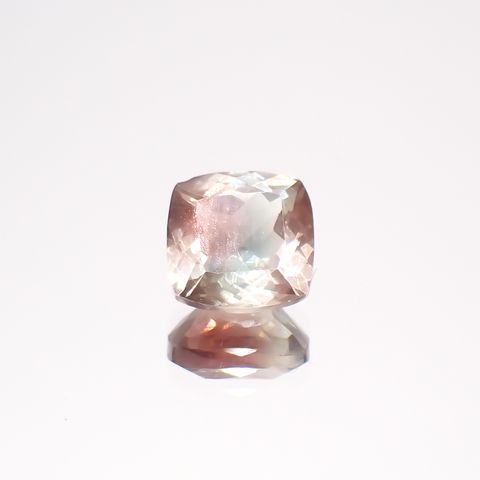パーティカラーオレゴンサンストーン アメリカ・オレゴン州産 0.94ct[230722846]6.1x6.1mm前後