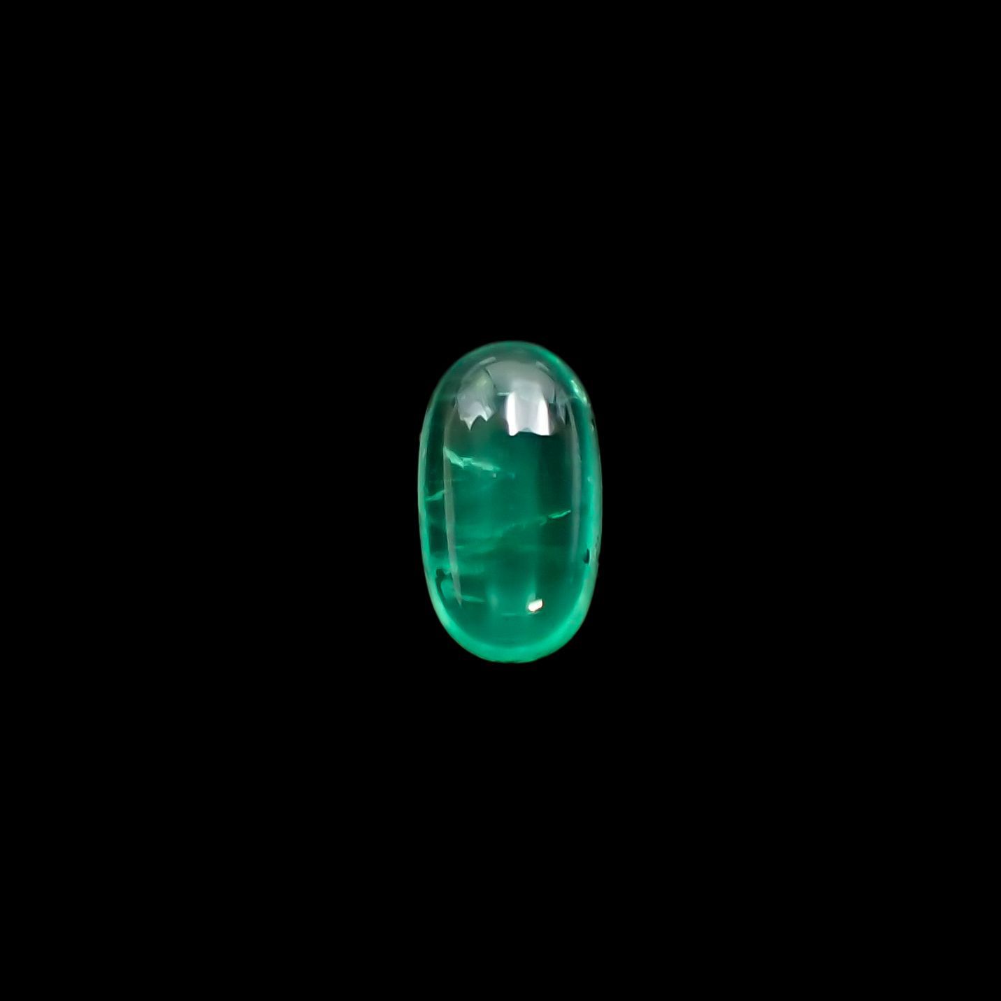 エメラルドキャッツアイ(宝石名エメラルド)コロンビア産 0.79ct 識別済[221018907]7.9x4.5mm前後