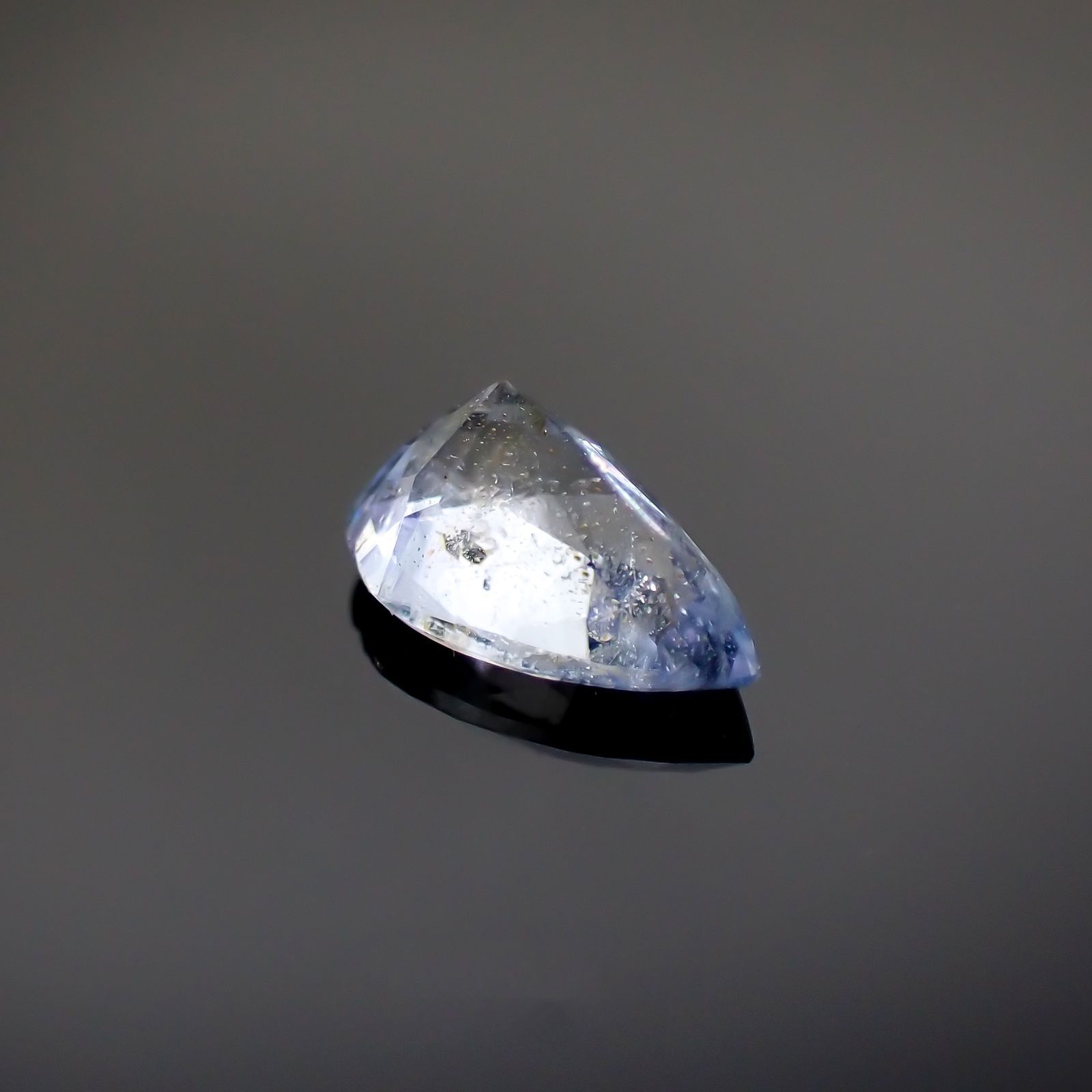 ジェレメジェバイト(宝石名エレメージェバイト)ナミビア産 0.450ct ソ付(彩珠)[230823133]6.4x4mm前後