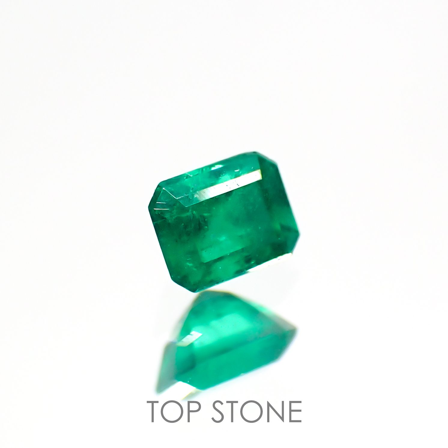 エメラルド(宝石名エメラルド) コロンビア産 0.13ct 識別済[201912839]3.2×2.5mm前後