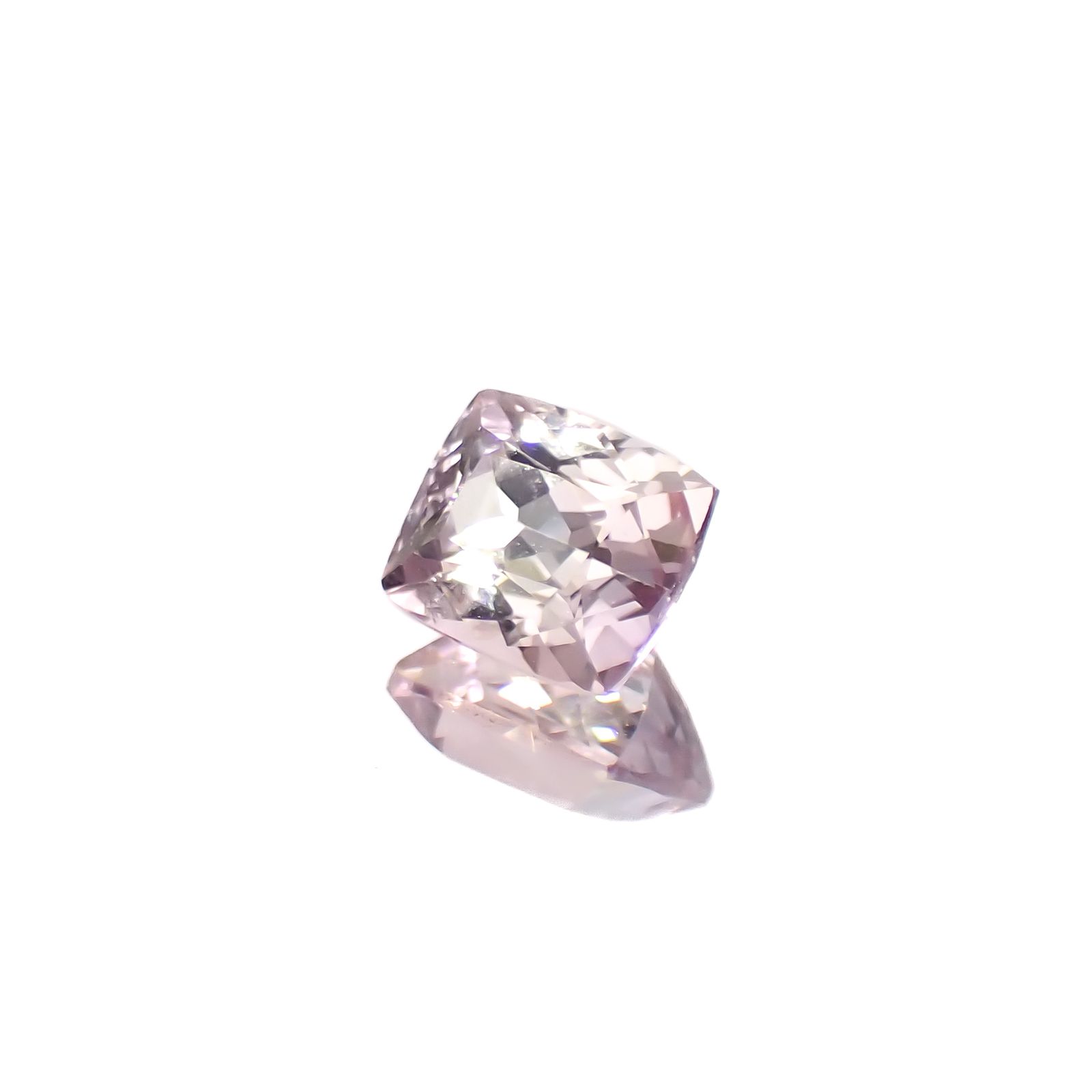 ピンクゾイサイト(宝石名ピンク・ゾイサイト)タンザニア産 0.921ct ソ付(彩珠)[241129501]6x5mm前後