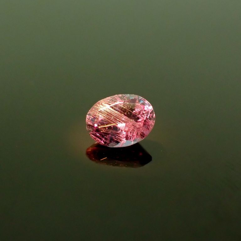 電球色(ライト)の照射で変色