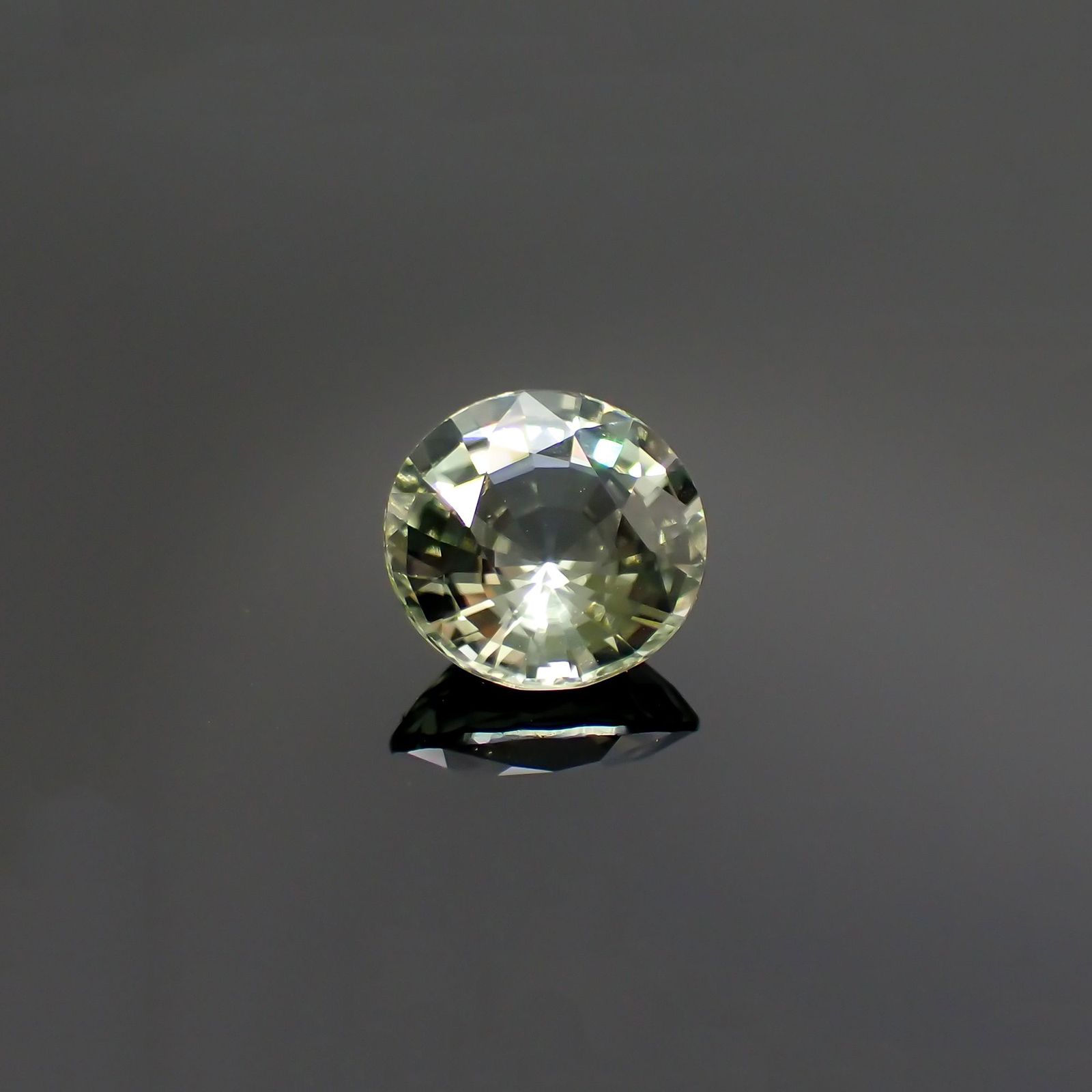 ミントトルマリン(宝石名ライトグリーン・トルマリン) ルワンダ産 1.244ct ソ付(彩珠)[210510004]7.3×7.2mm前後