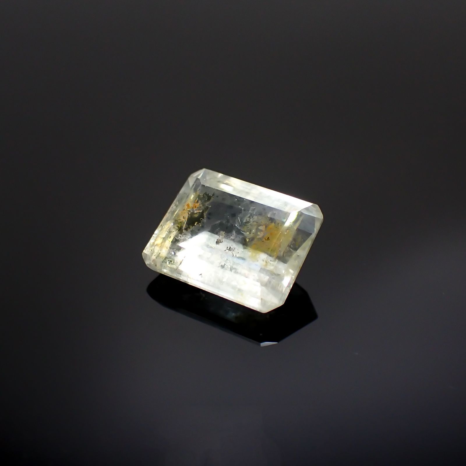 オーロラアクアマリン ブラジル産 4.80ct [220114394]12.1x9.4mm前後