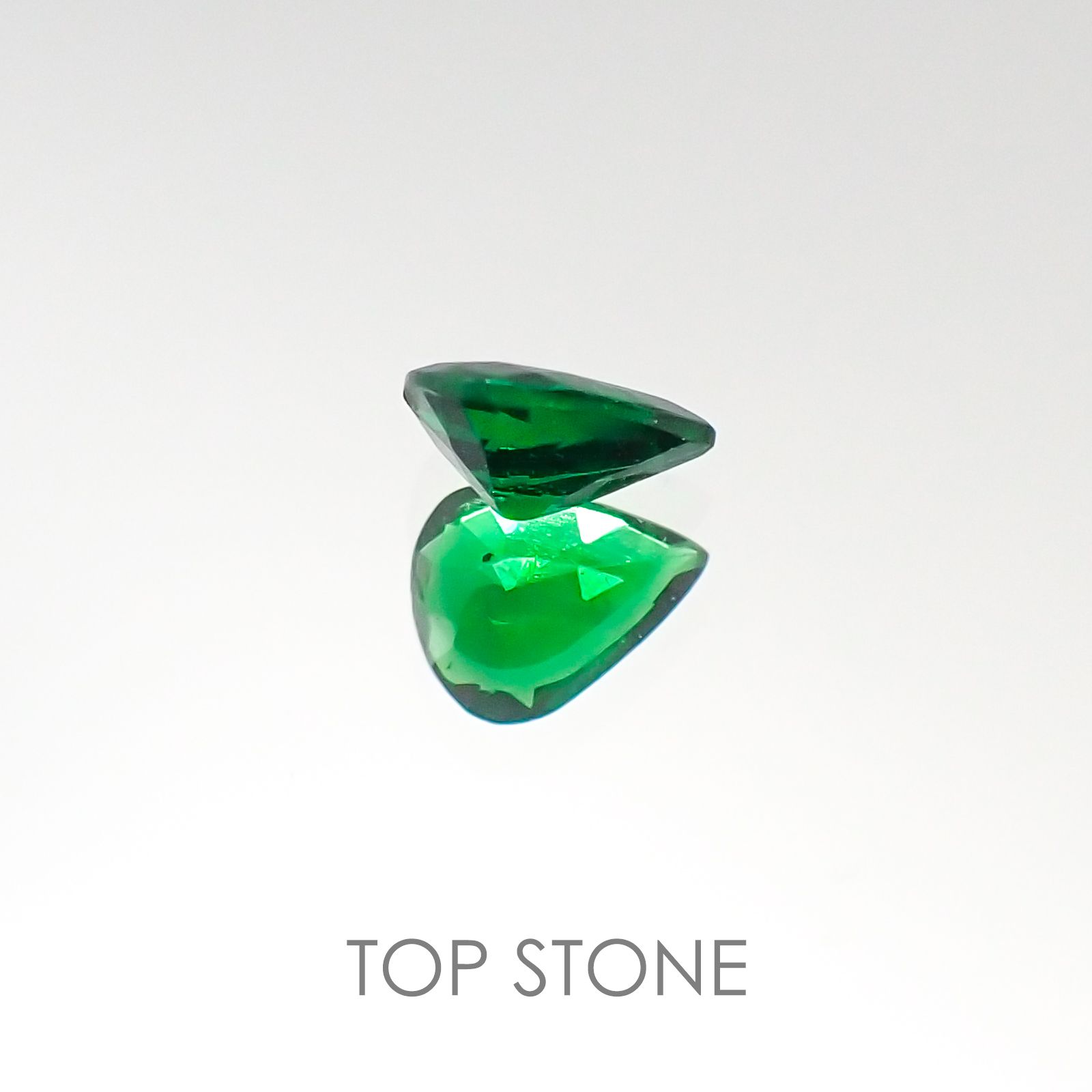 ツァボライト タンザニア産 ルース 0.2ct[20095717]4.5×3.5mm前後