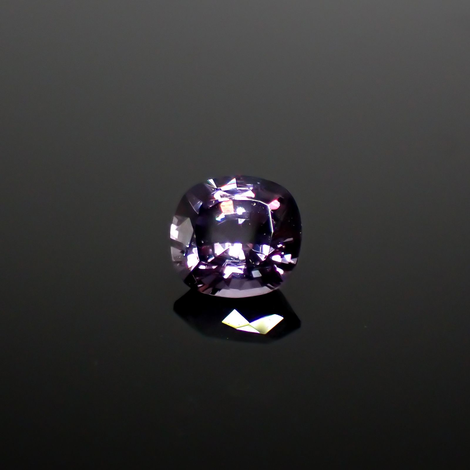 ベキリーブルーガーネット（カラーチェンジガーネット アレキタイプ） マダガスカル・ベキリー産 0.75ct[240628287]5.4x5mm前後