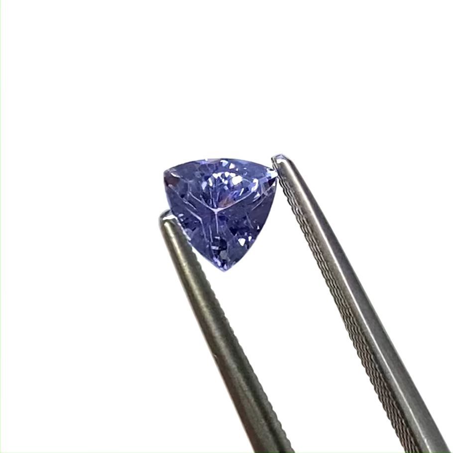 タンザナイト(宝石名タンザナイト) タンザニア産 0.852ct ソ付