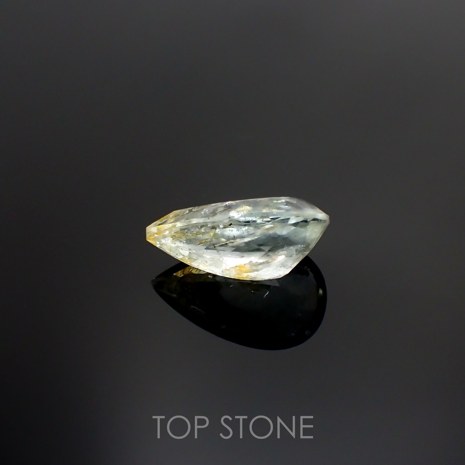 オーロラアクアマリン(宝石名シーン・アクアマリン) ブラジル産 8.991ct ソ付(彩珠)[210812719]18.7×11.3mm前後