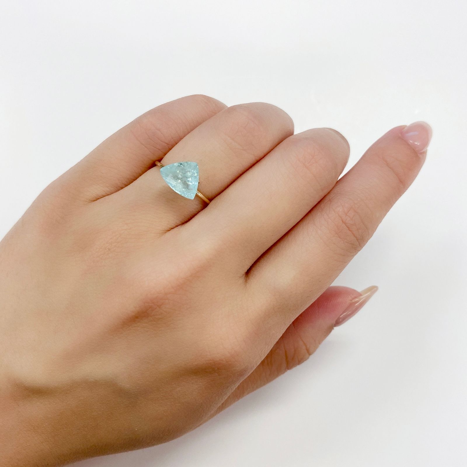 パライバトルマリン(宝石名トルマリン/別名パライバ・トルマリン) モザンビーク産 1.73ct 識別済[21059395]7.9×9.7mm前後