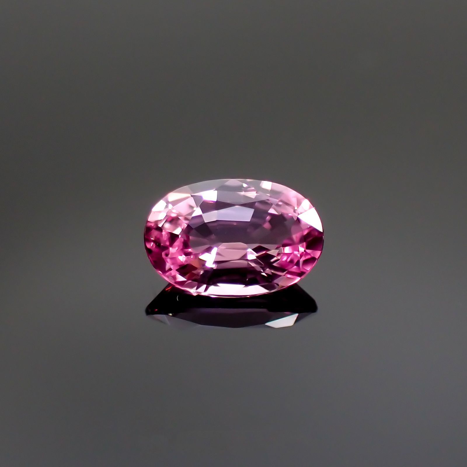 パパラチャサファイア(宝石名サファイア/別名パパラチャ・サファイア) スリランカ産 0.500ct DGL鑑付[21029433]5.8×3.9mm前後