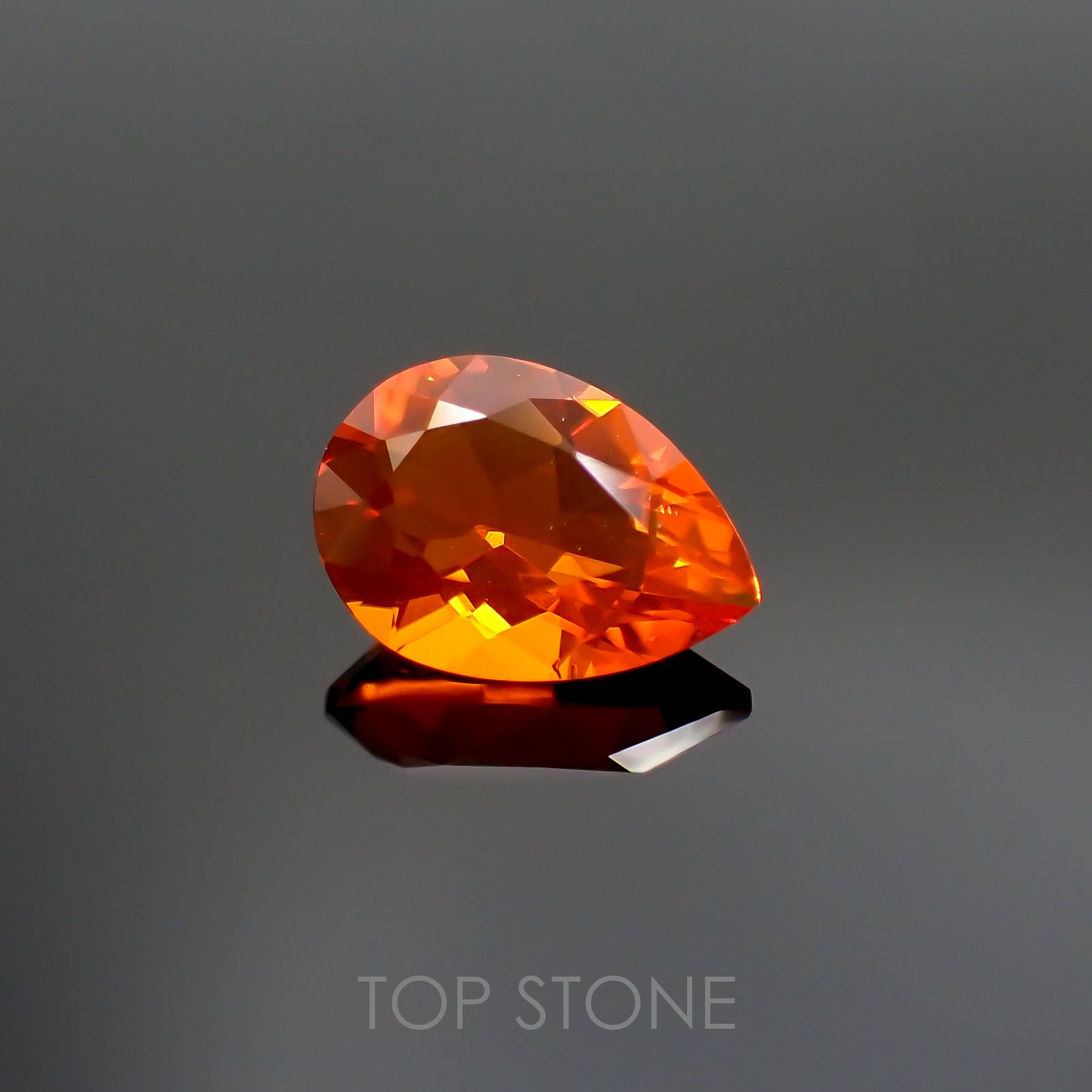 ファイヤーオパール(宝石名ファイヤー・オパール) メキシコ産 0.87ct 識別済[20117518]8.7×6.3mm前後