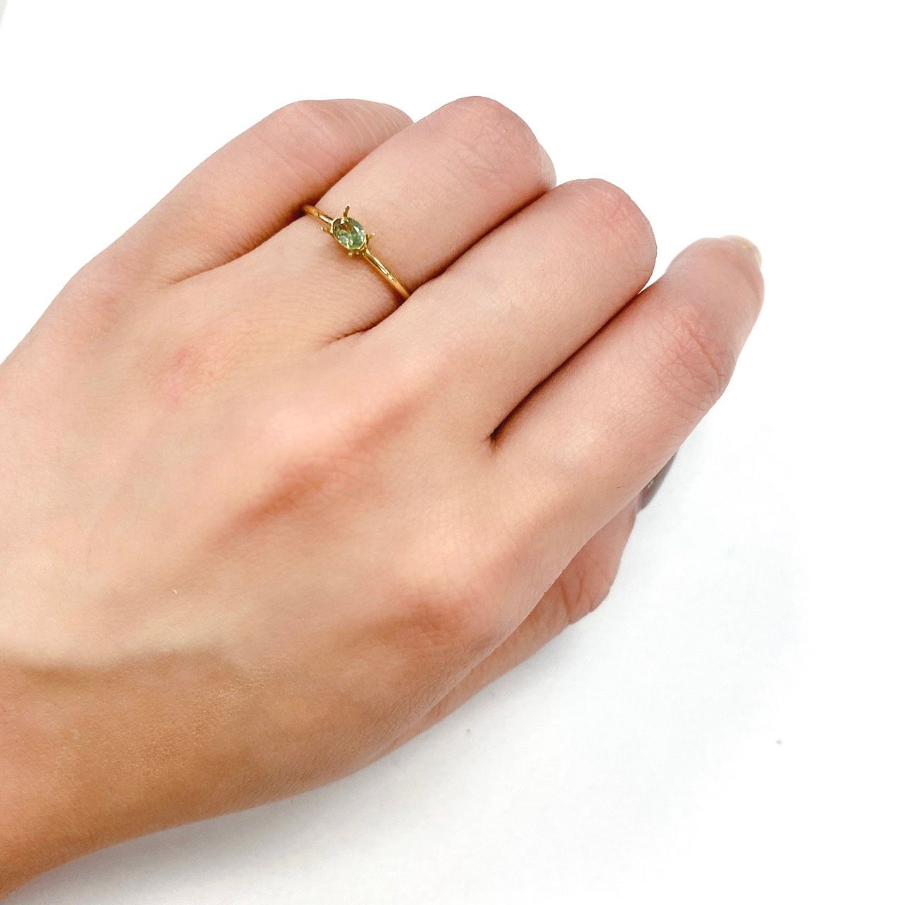 デマントイドガーネット(宝石名デマントイド・ガーネット) ナミビア産 0.18ct 識別済[21059886]3.9×3.1mm前後