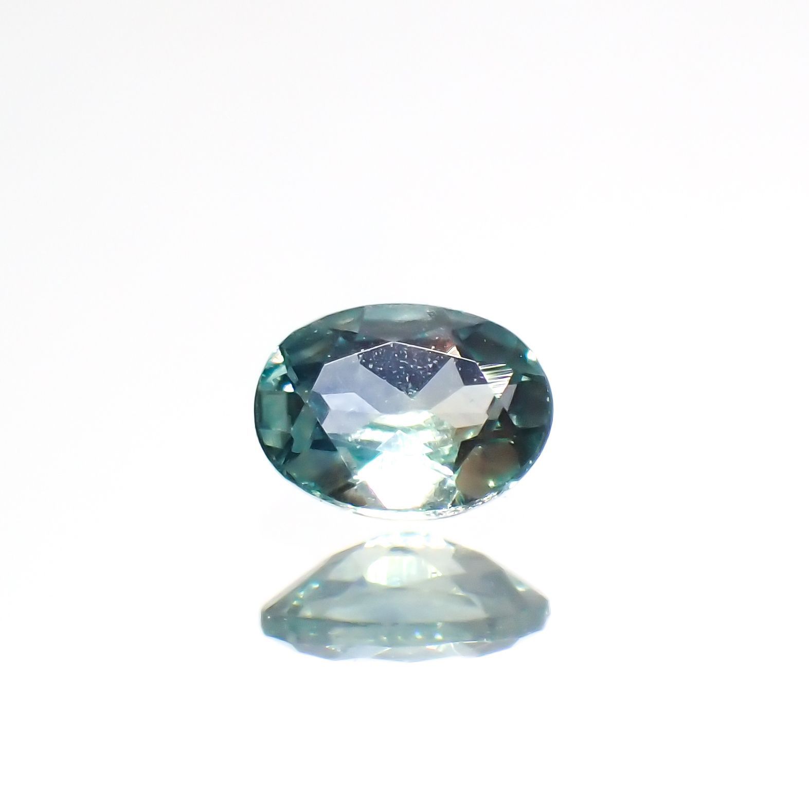 モンタナサファイア(宝石名サファイア)アメリカ・モンタナ州産 0.18ct 識別済[220114634]4x3mm前後