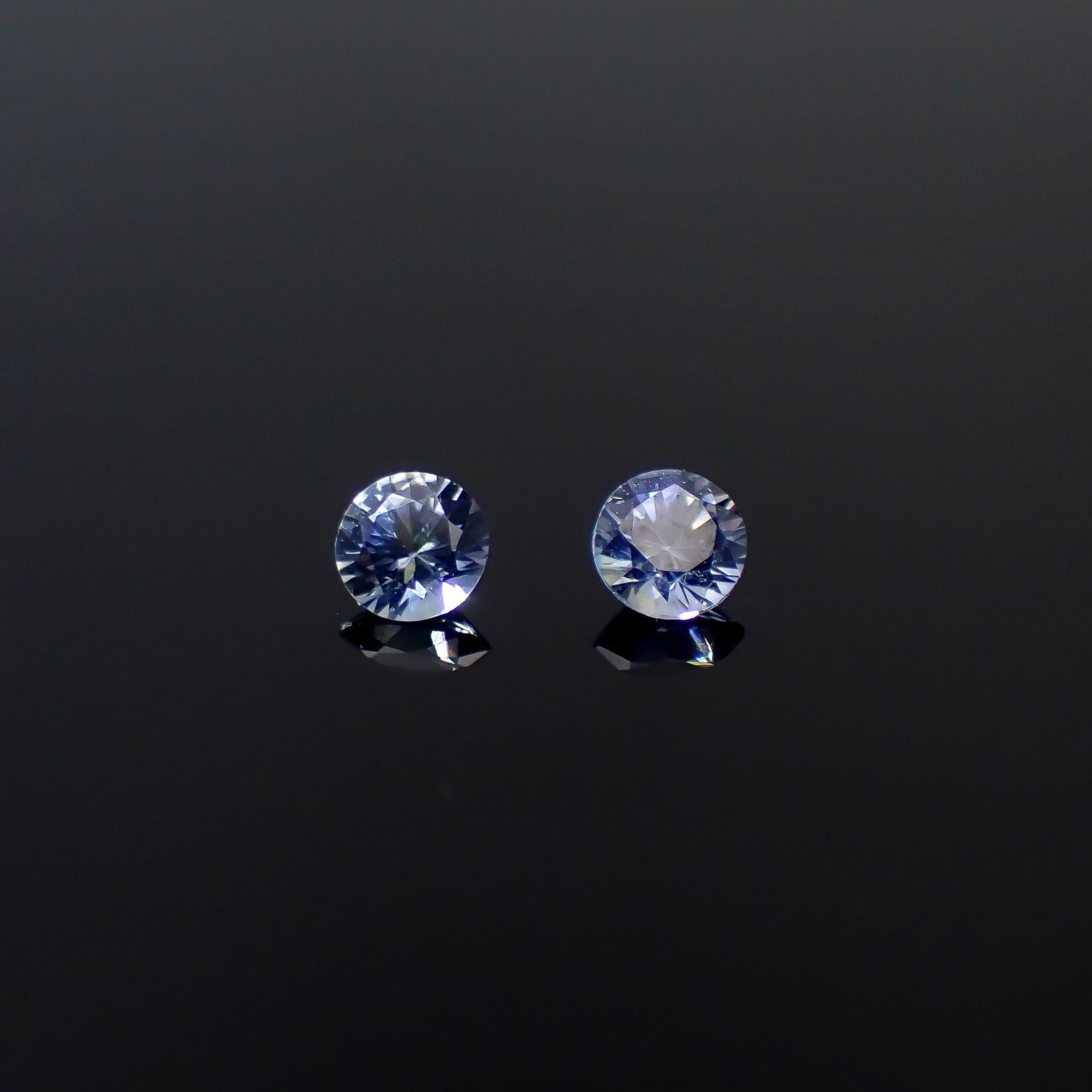 ◇ペアセット◇アイスブルーサファイア スリランカ/マダガスカル産 0.25ct(2pcs合計) [250830990]2.9x2.9mm前後