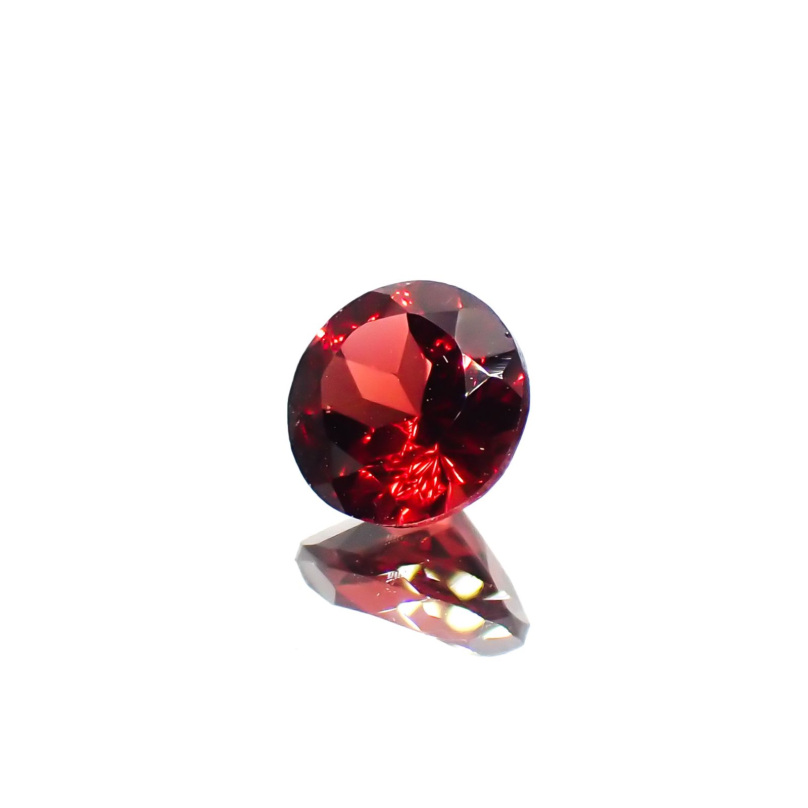 パイラルスパイトガーネット モザンビーク産 0.77ct[230421776]5.4x5.4mm前後