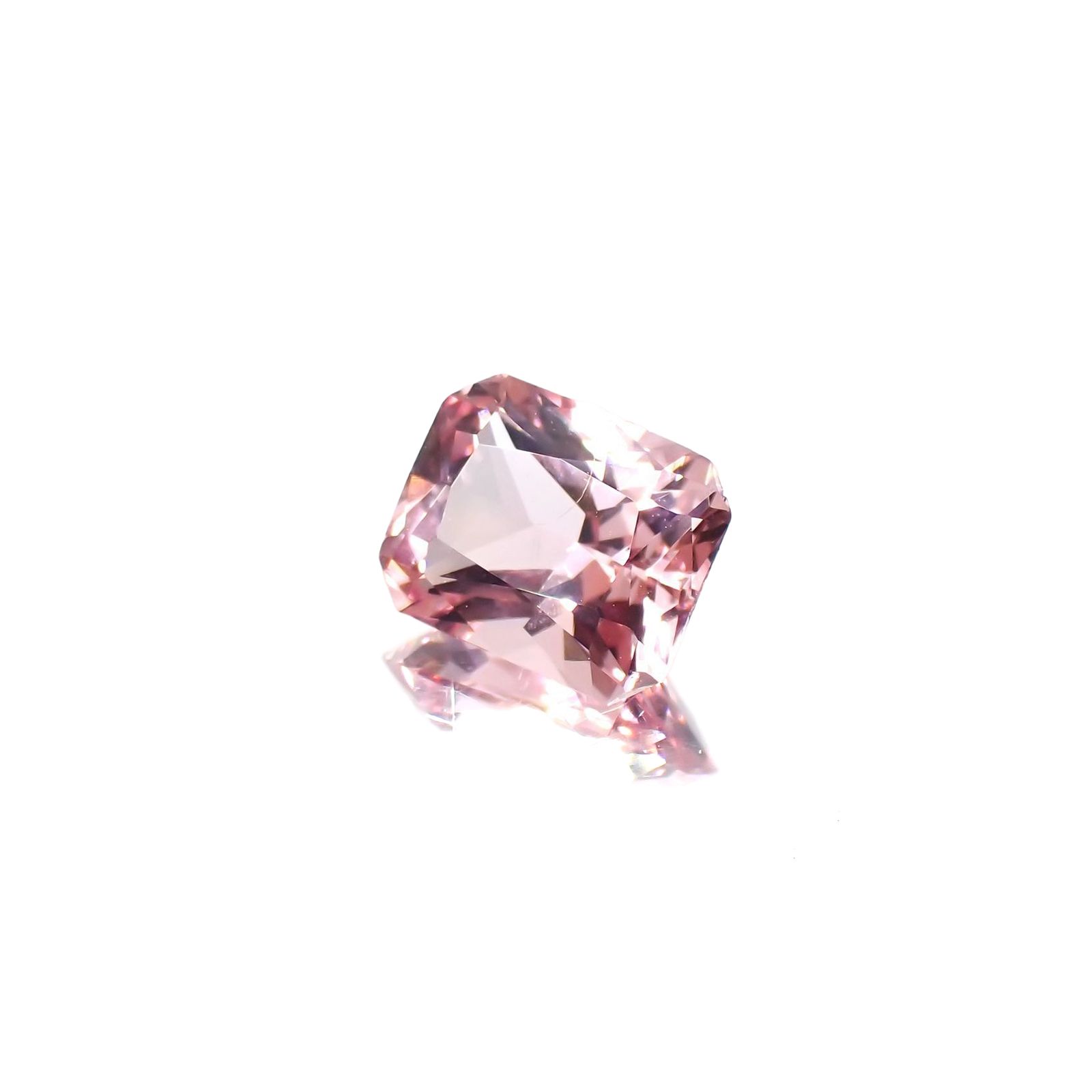 モルガナイト(宝石名モルガナイト)ナイジェリア産 ソ付(彩珠) 1.589ct / 8.2x6.5mm前後 [220114243]