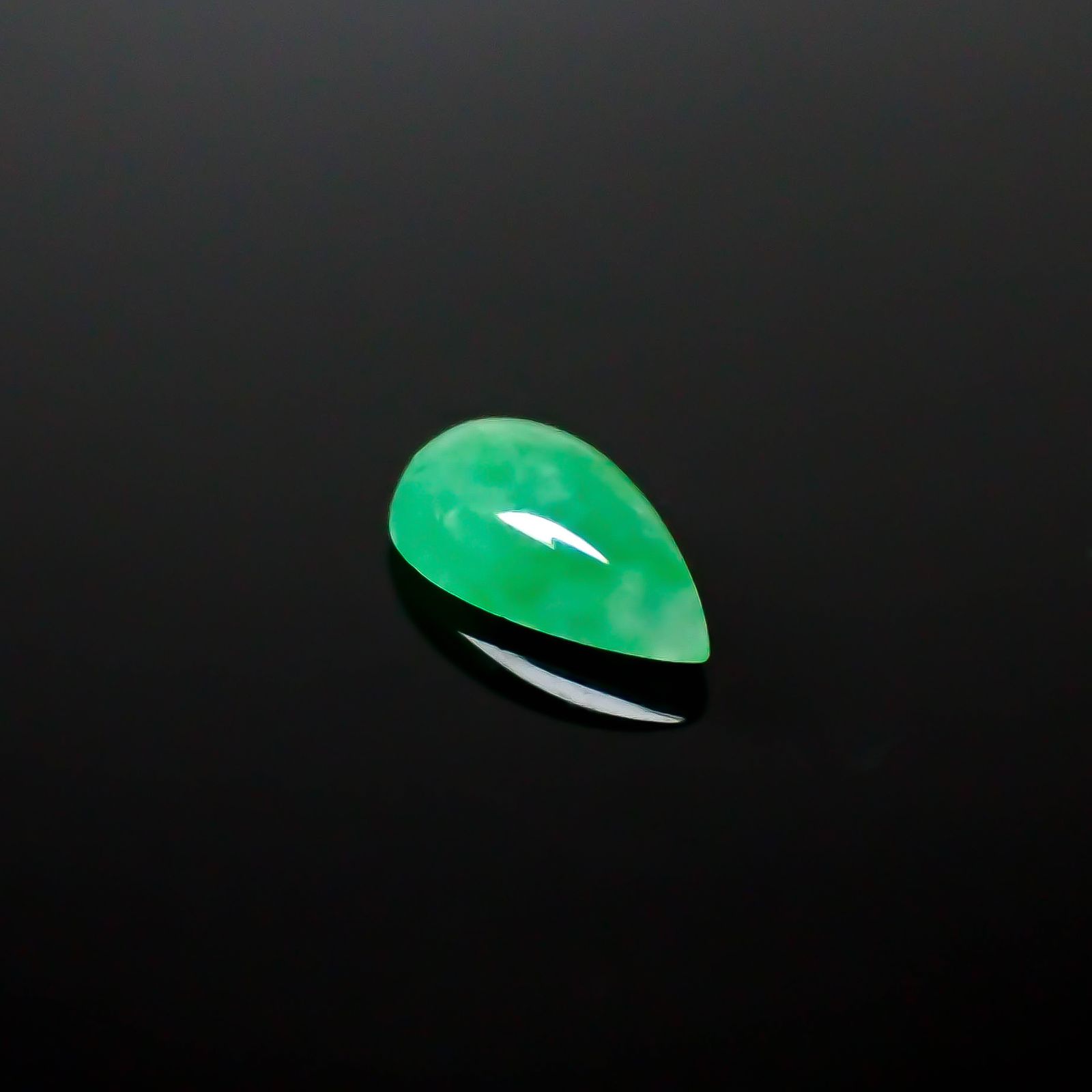 翡翠 ビルマ産 0.91ct [250430300]8.6x4.9mm前後