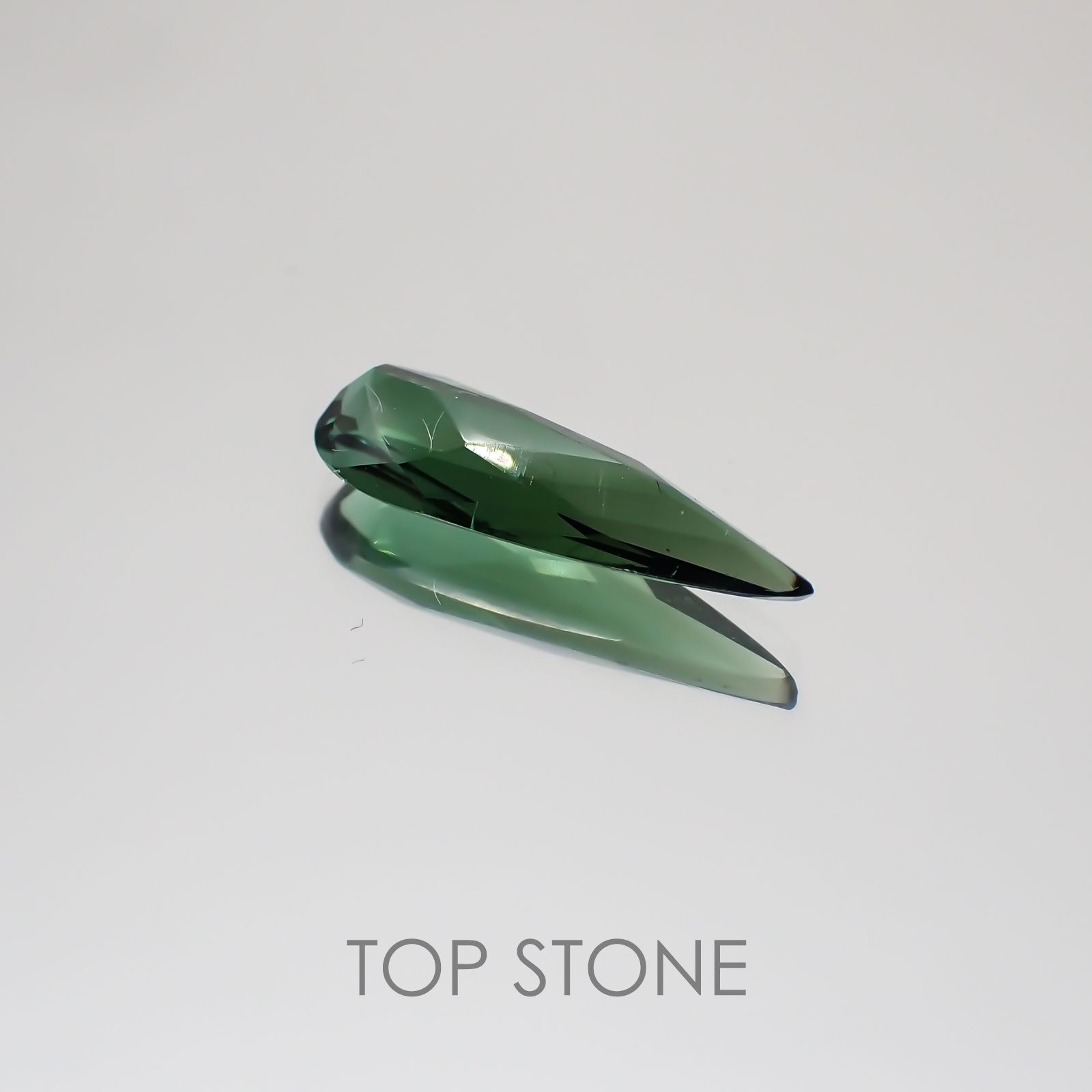 グリーントルマリン(宝石名グリーン・トルマリン) ブラジル産 1.46ct 識別済[19111605]14.4×5.2mm前後
