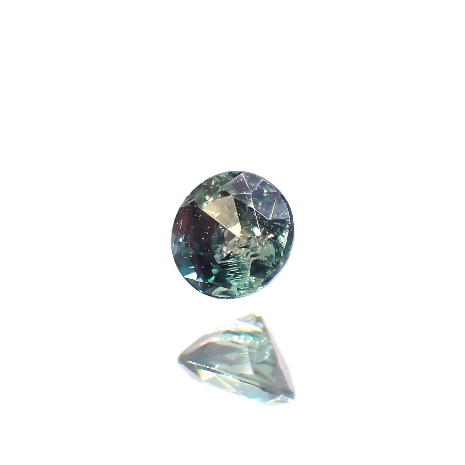 アレキサンドライト(宝石名アレキサンドライト)ブラジル産/EmeraldMains社製 0.106ct ソ付(彩珠)[220516016]2.8x2.8mm前後