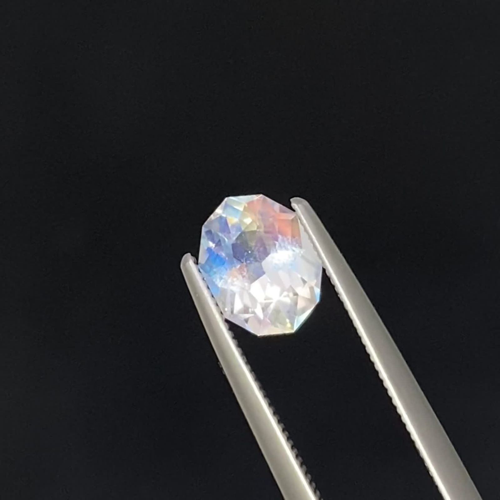 ◇カスタムカット◇レインボームーンストーン マダガスカル産 1.02ct