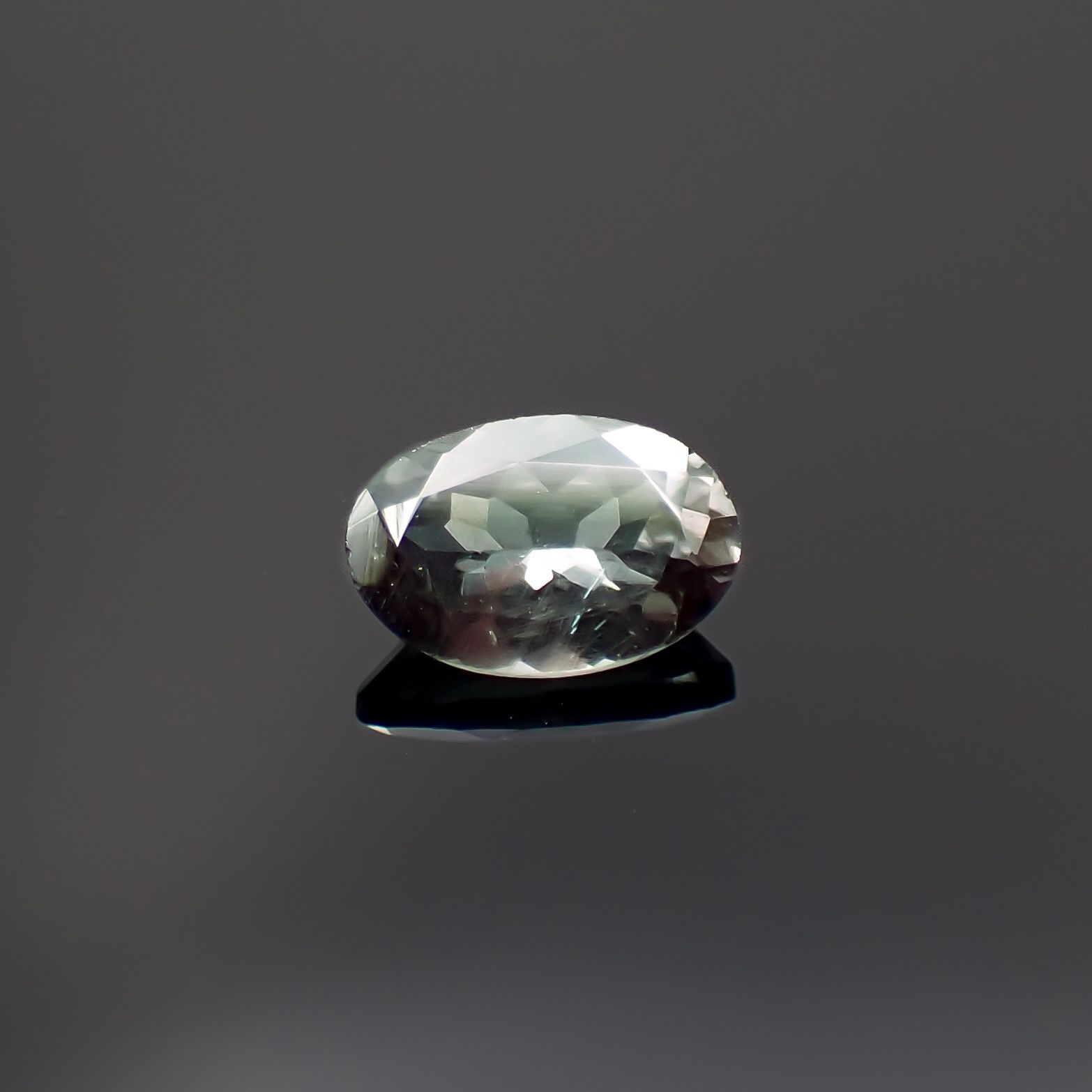 ベキリーブルーガーネット（カラーチェンジガーネット アレキタイプ） マダガスカル・ベキリー産 0.51ct[240222173]5.9x4mm前後