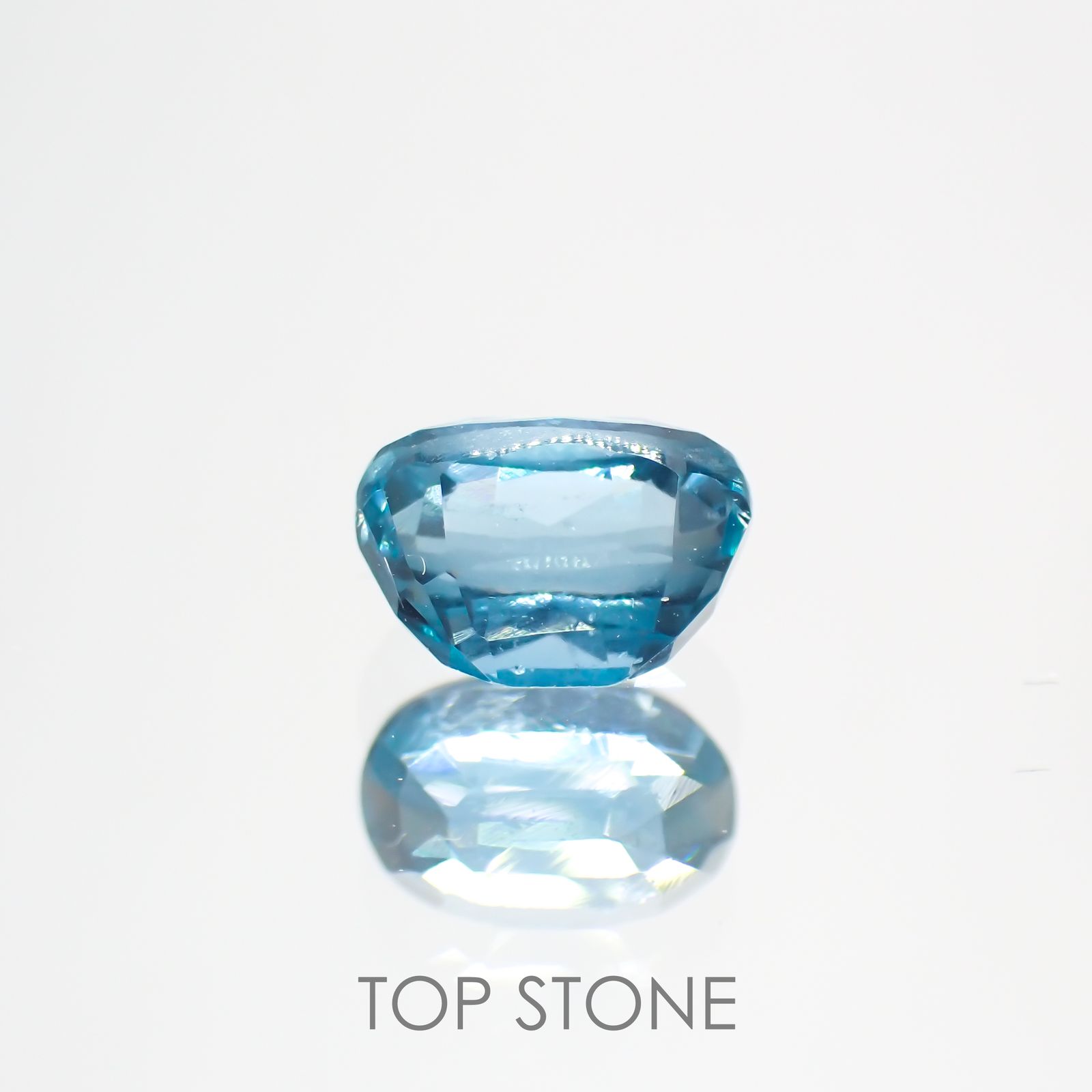 オーシャンブルーカイヤナイト(宝石名カイヤナイト) インド・オリッサ州産 0.91ct 識別済[210812363]5.9×4mm前後