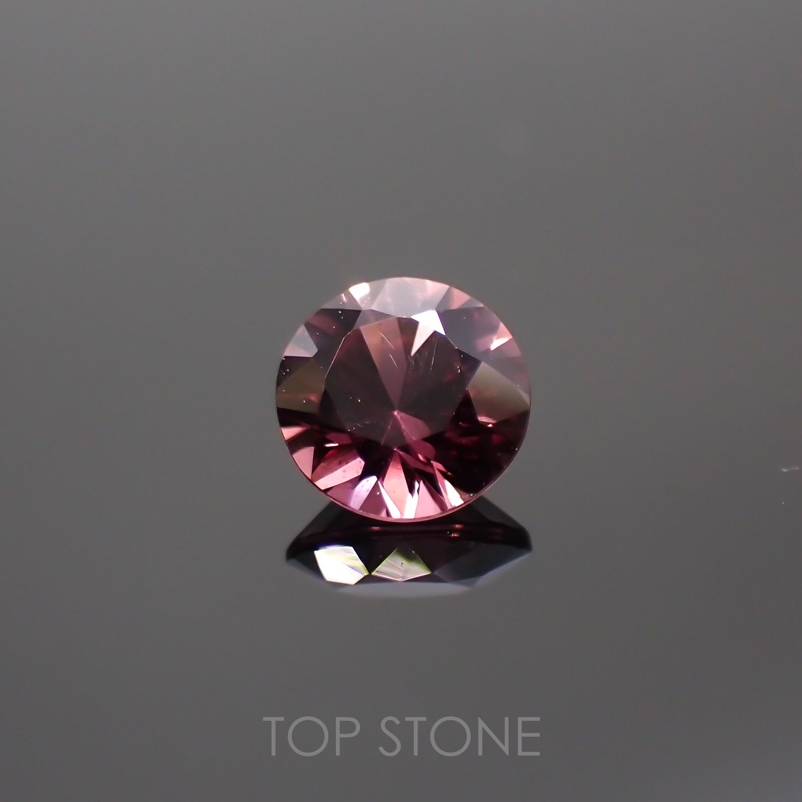 バーガンディーサファイア(宝石名サファイア)タンザニア産 0.45ct 識別済[220115034]4.6x4.6mm前後