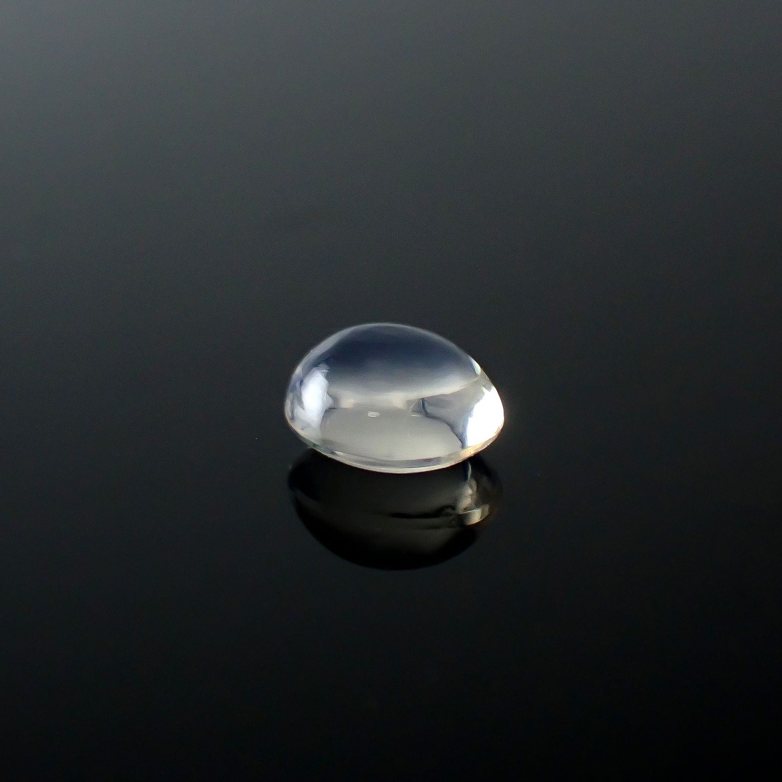 ウォーターオパール メキシコ産 0.66ct / 6.6x5.7mm前後 [250931002]