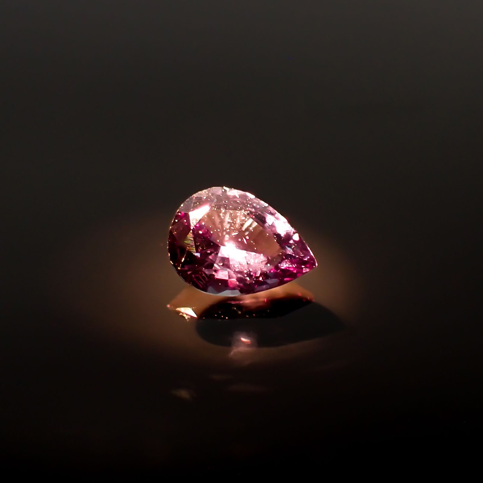 カラーチェンジガーネット アレキタイプ マダガスカル・ベキリー産 0.35ct[240125480]5.3x3.9mm前後