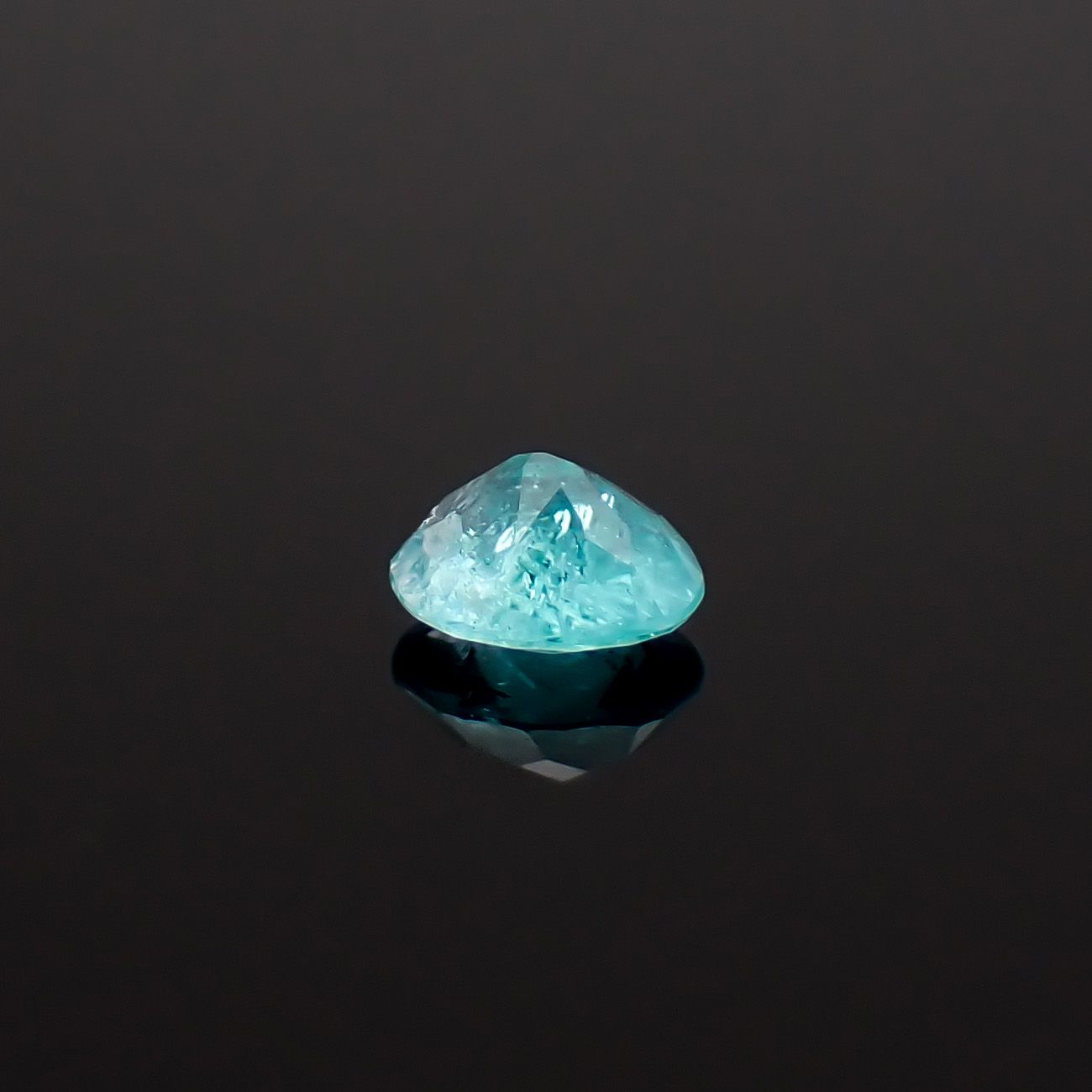 パライバトルマリン ブラジル・パライバ州バターリャ鉱山産 0.18ct / 3.9x3.4mm前後 [260932805]