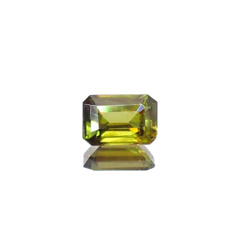 カラーチェンジスフェーン(宝石名スフェーン / カラーチェンジ・タイプ)パキスタン産 0.67ct 識別済[240627954]6.1x4.4mm前後