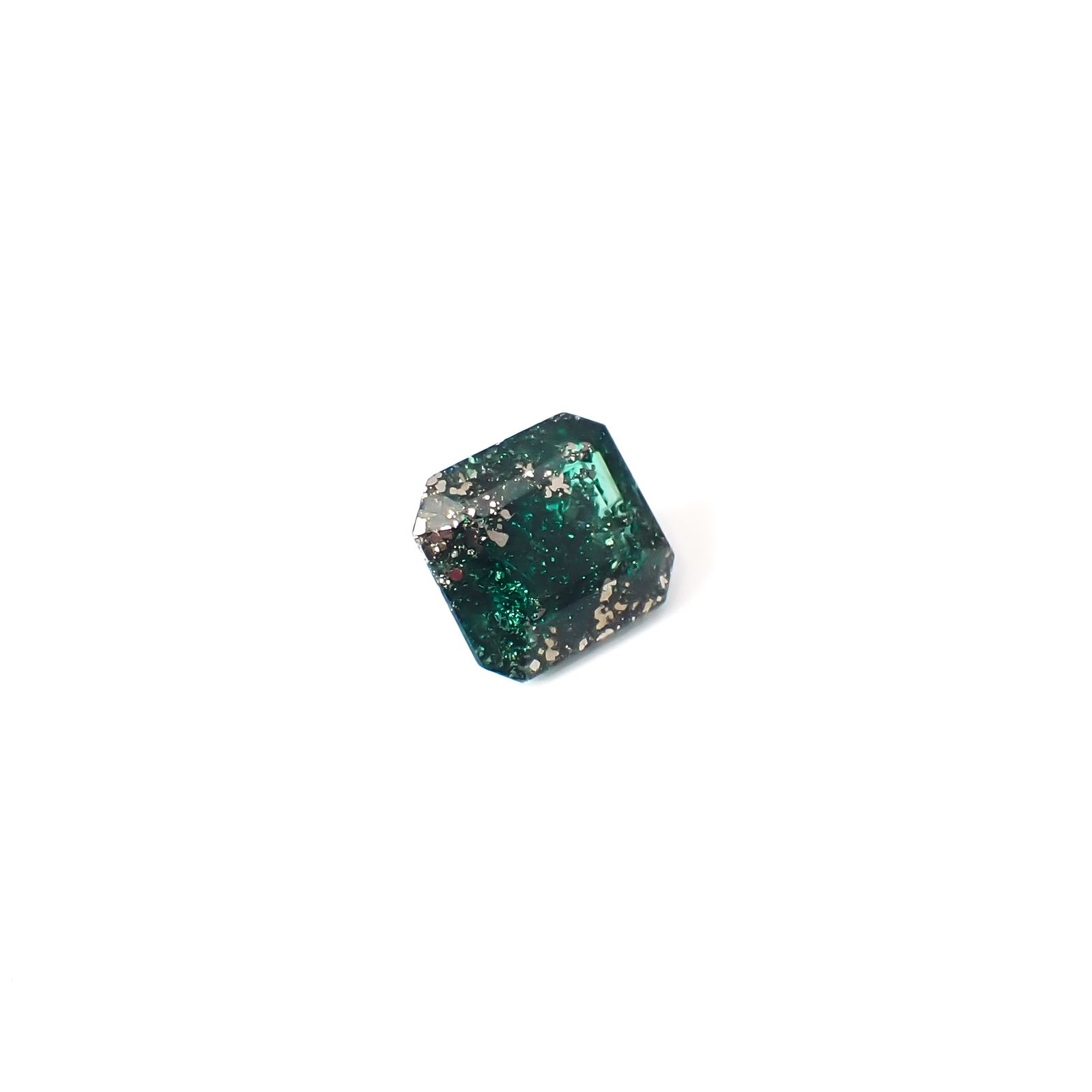 パイライトインエメラルド コロンビア産 0.83ct / 6.1x5.5mm前後 [260532121]
