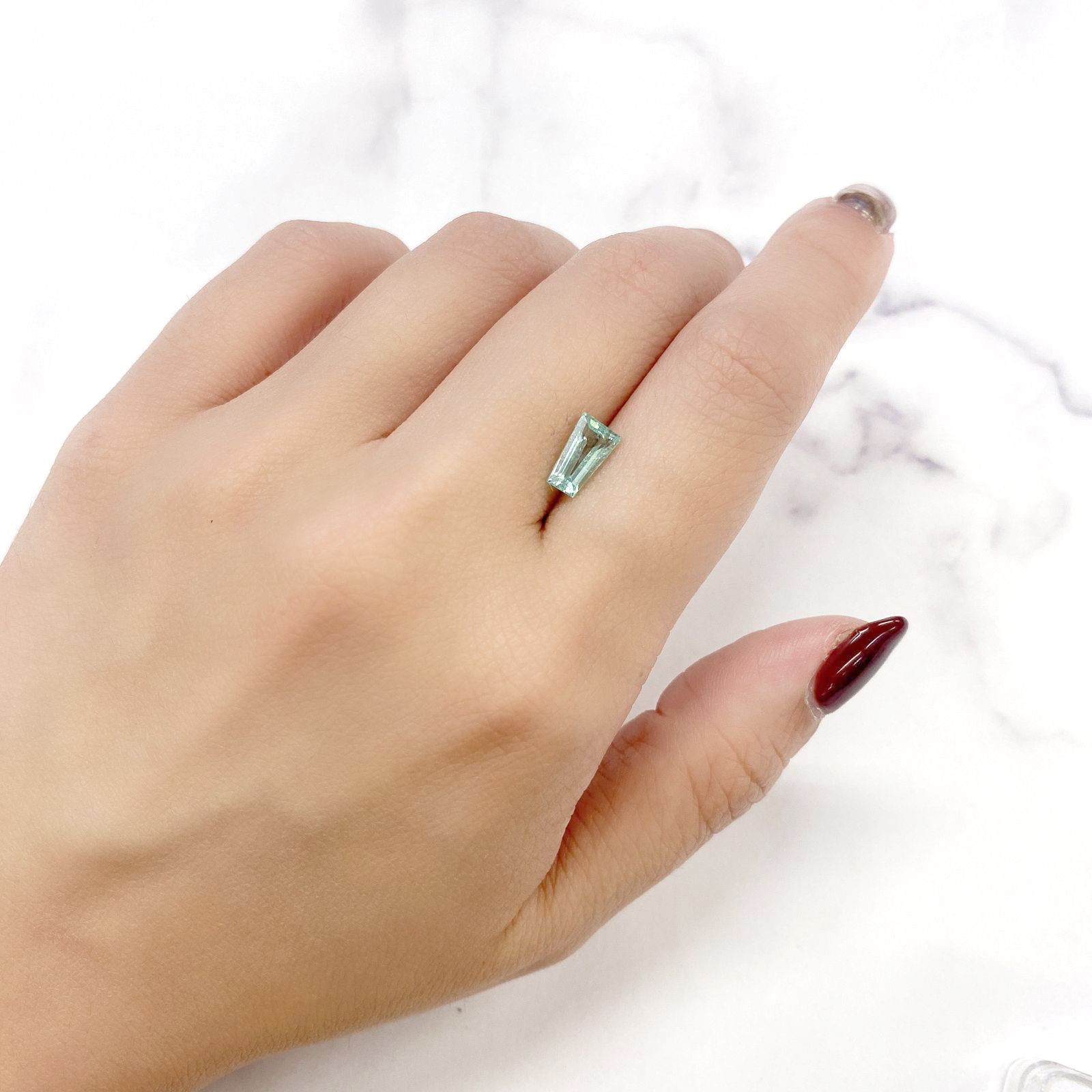 ◇カスタムカット◇パライバトルマリン(宝石名トルマリン/別名パライバ・トルマリン)モザンビーク産 1.17ct 識別済[230421882]8.3x4.9mm前後