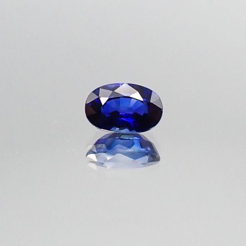 サファイア(宝石名サファイア)スリランカ産 0.97ct 識別済[220717114]6.9x4.5mm前後