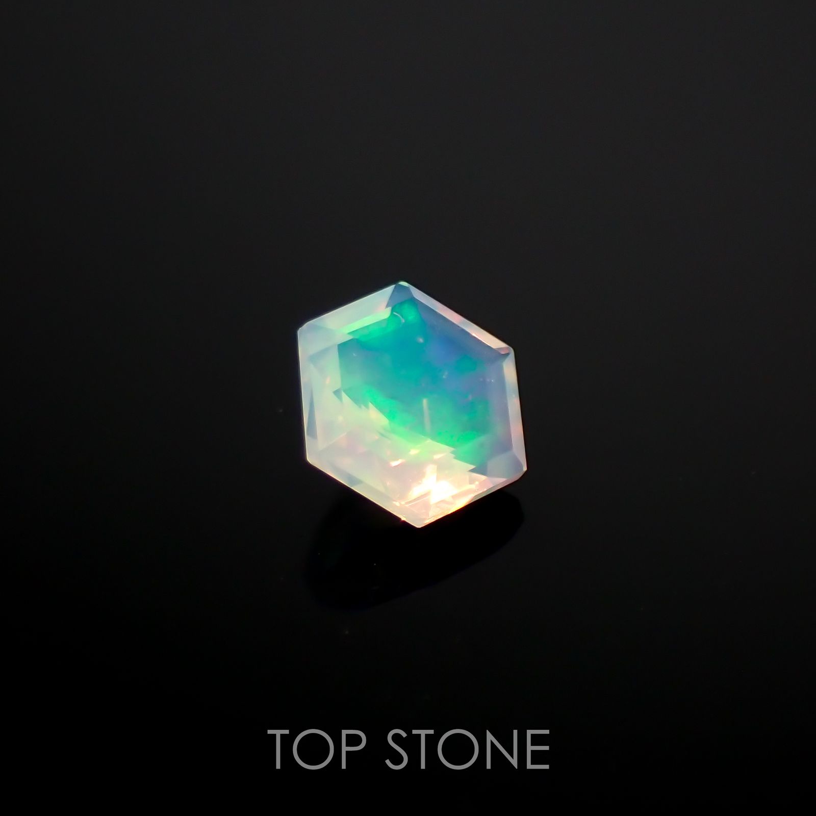 ◇ヘキサゴンカット◇エチオピアオパール(宝石名オパール)エチオピア産 0.33ct 識別済[220115480]4.8x4.8mm前後